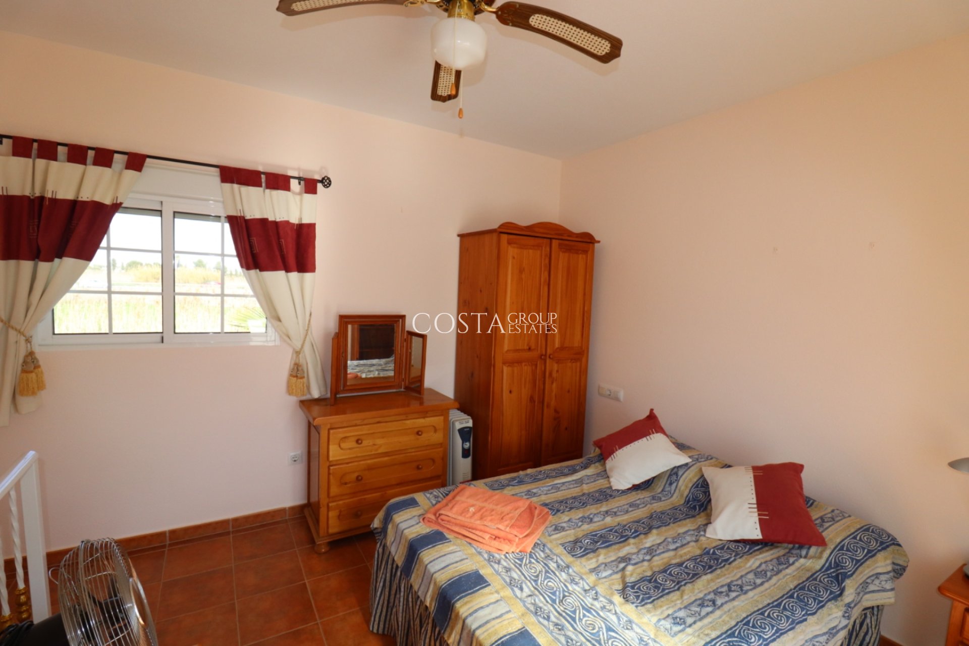 Revente - Villa -
Catral