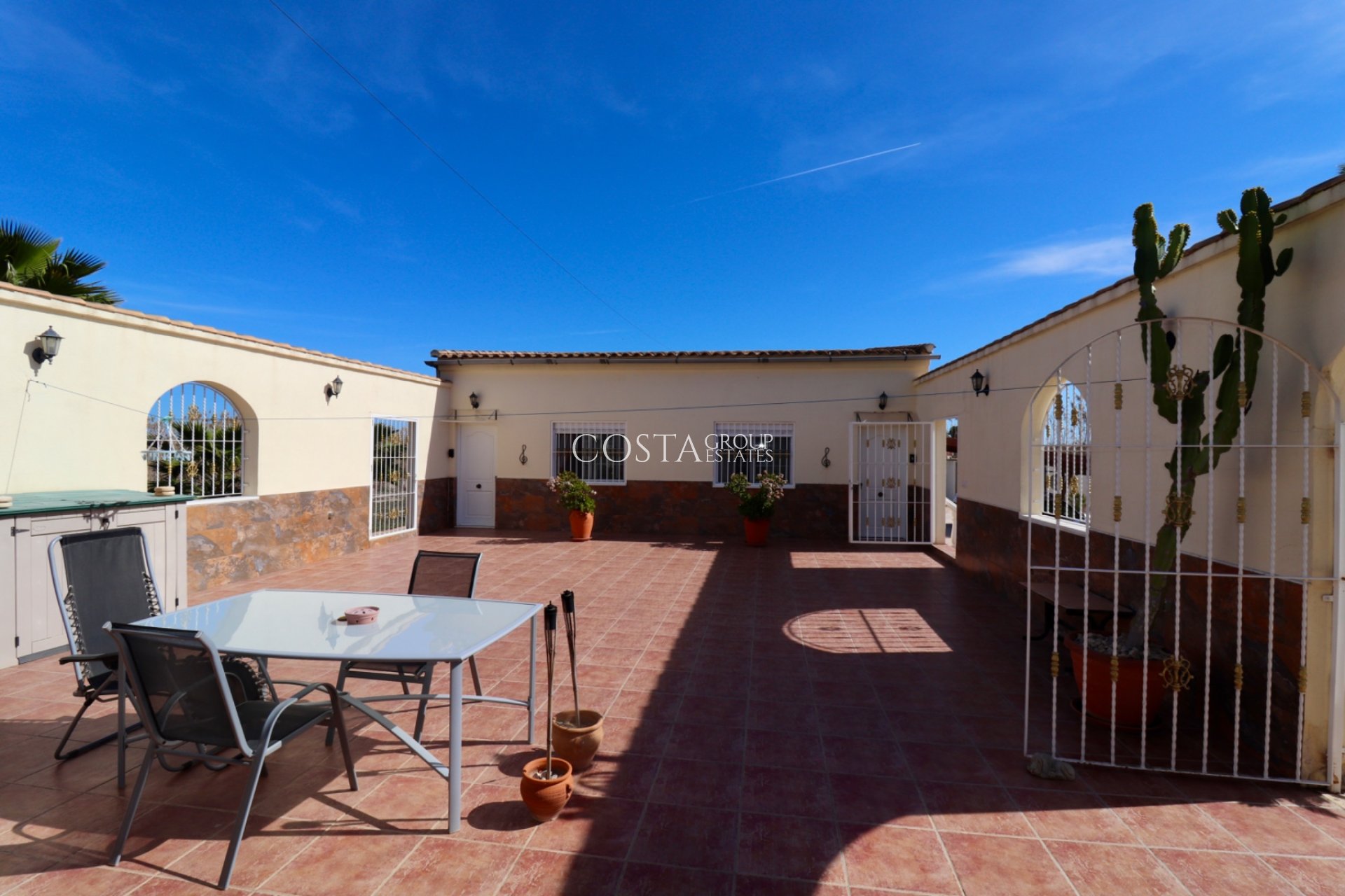 Revente - Villa -
Catral
