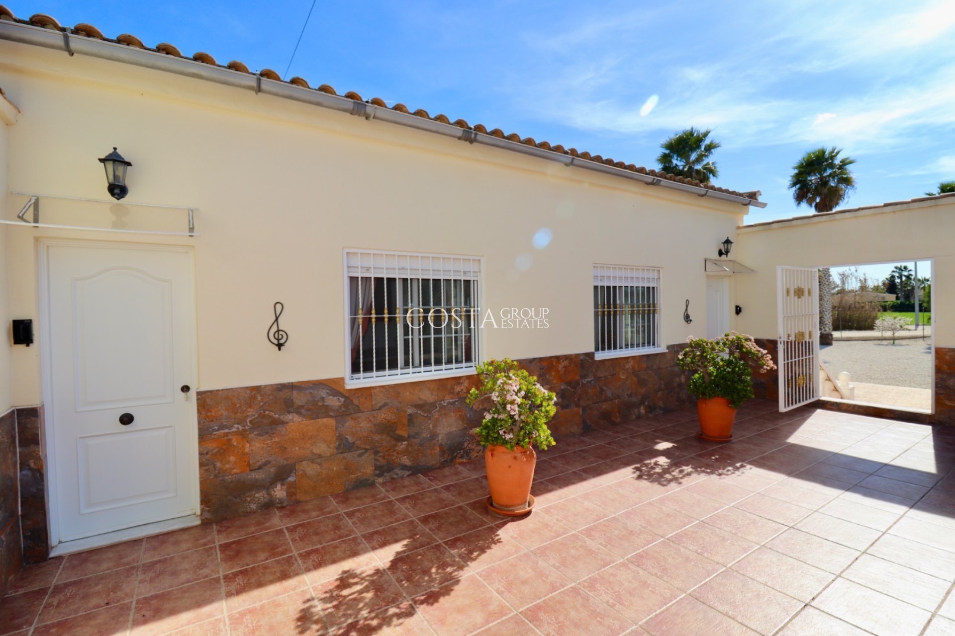 Revente - Villa -
Catral