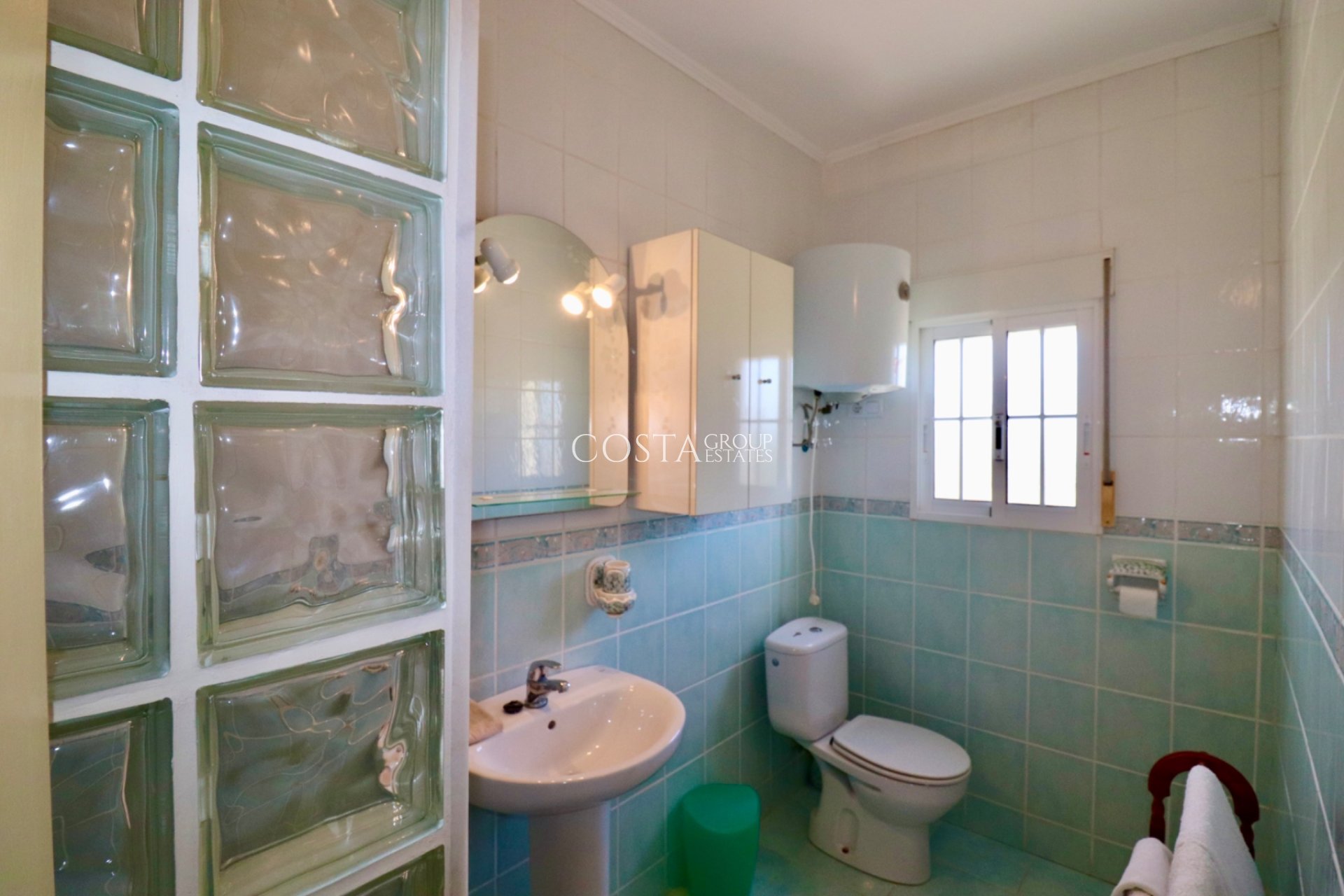 Revente - Villa -
Catral