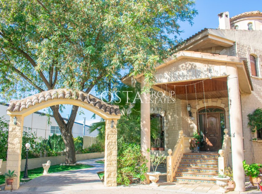 Revente - Villa -
Crevillente