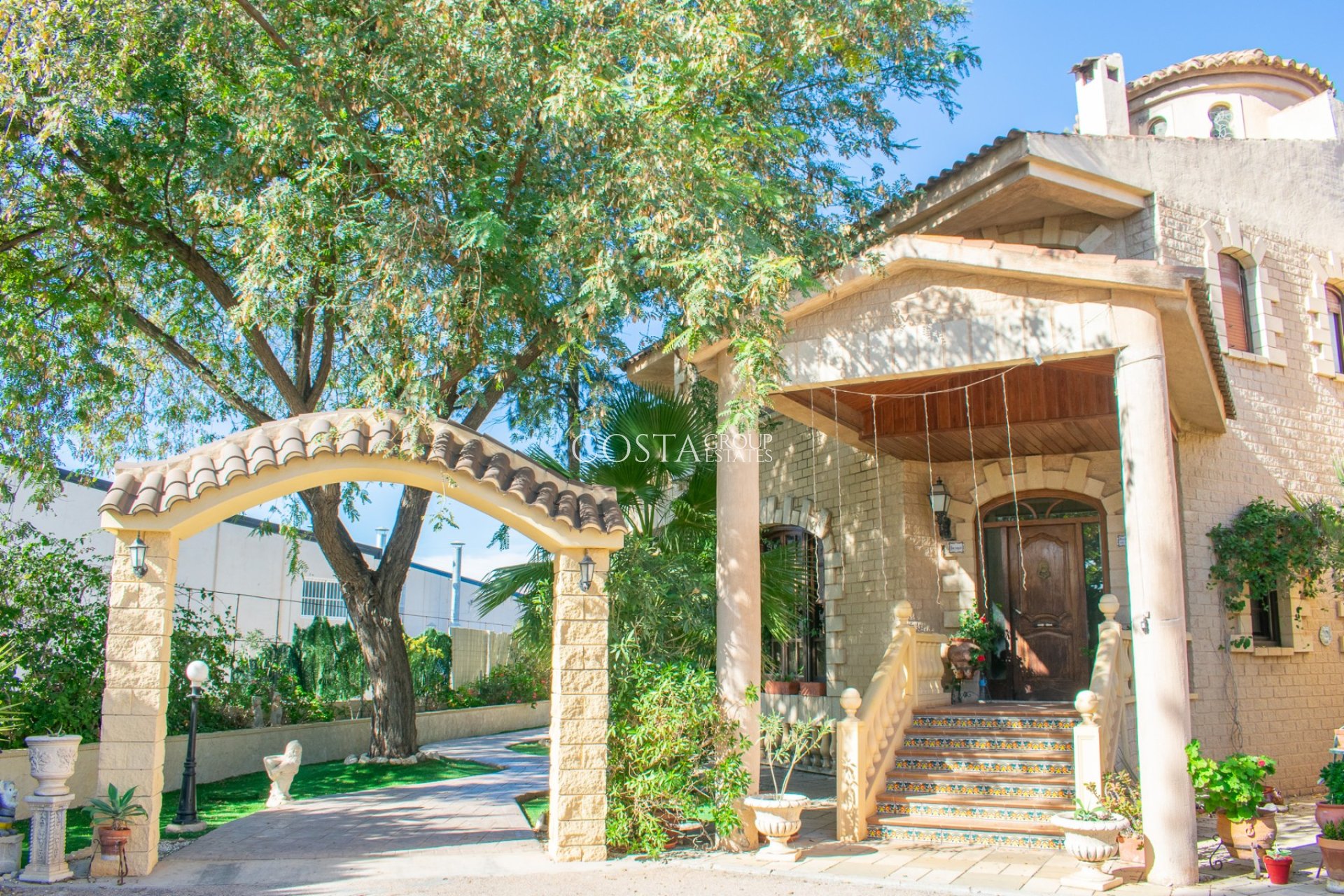 Revente - Villa -
Crevillente