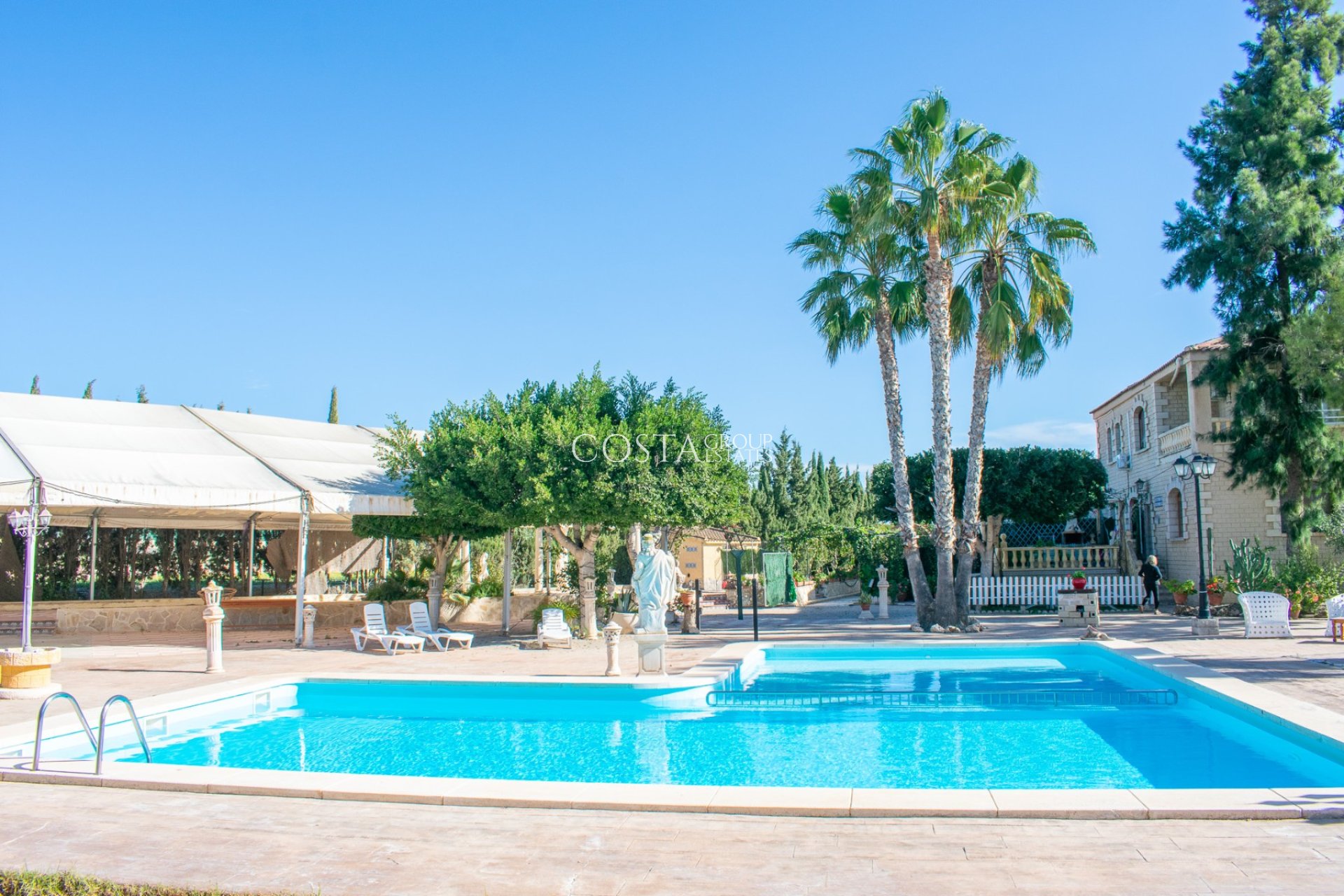 Revente - Villa -
Crevillente