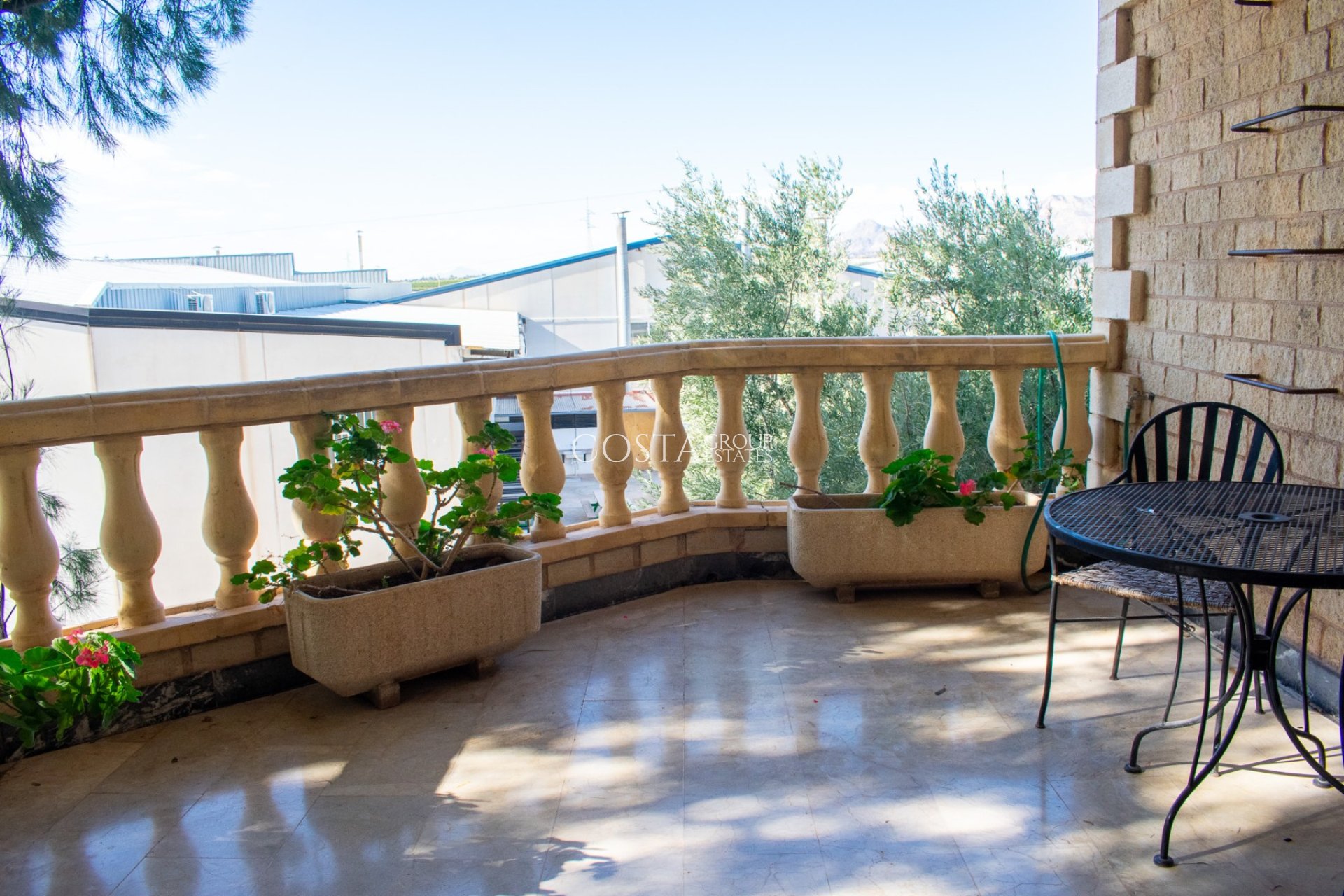 Revente - Villa -
Crevillente