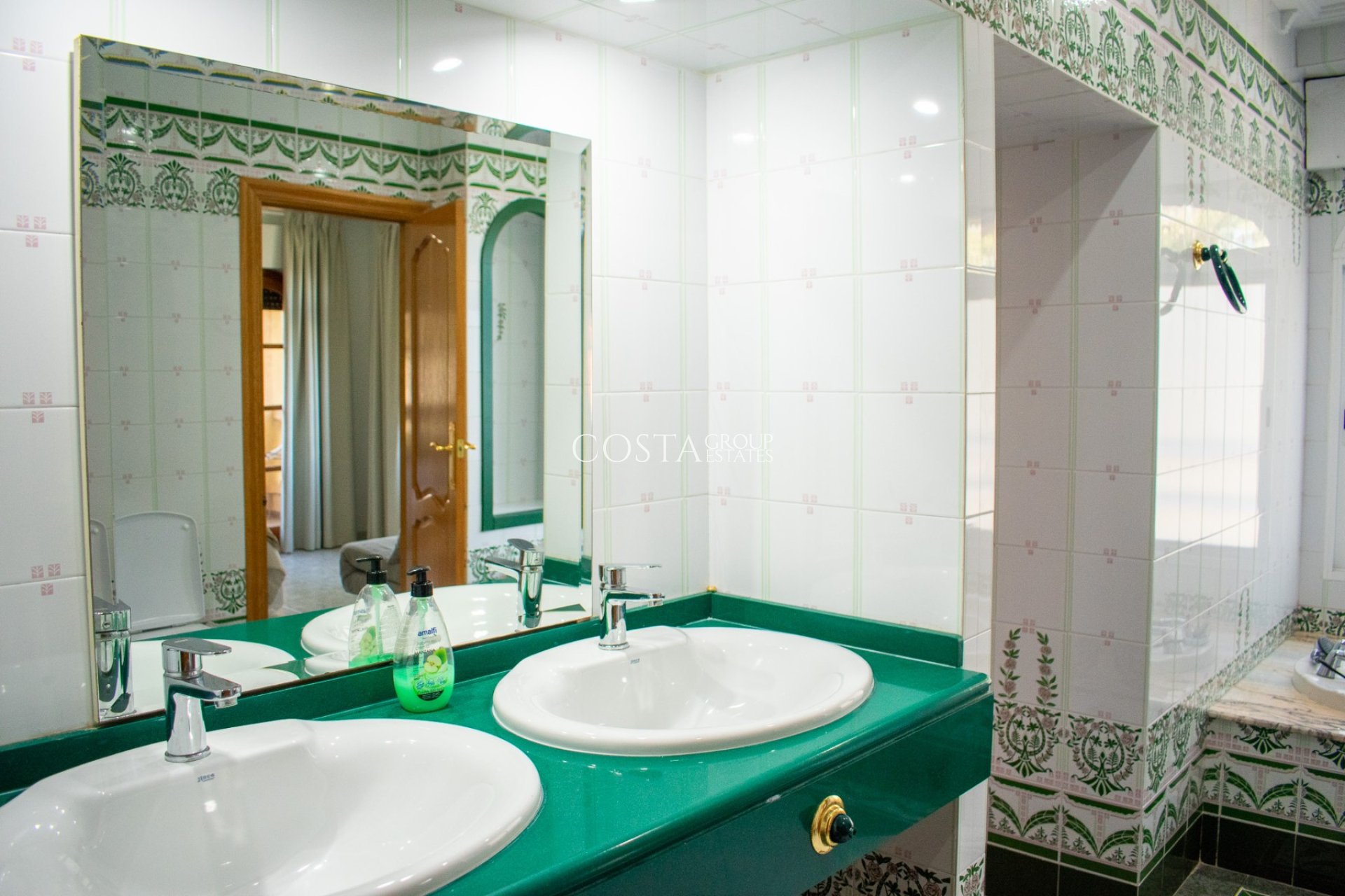 Revente - Villa -
Crevillente