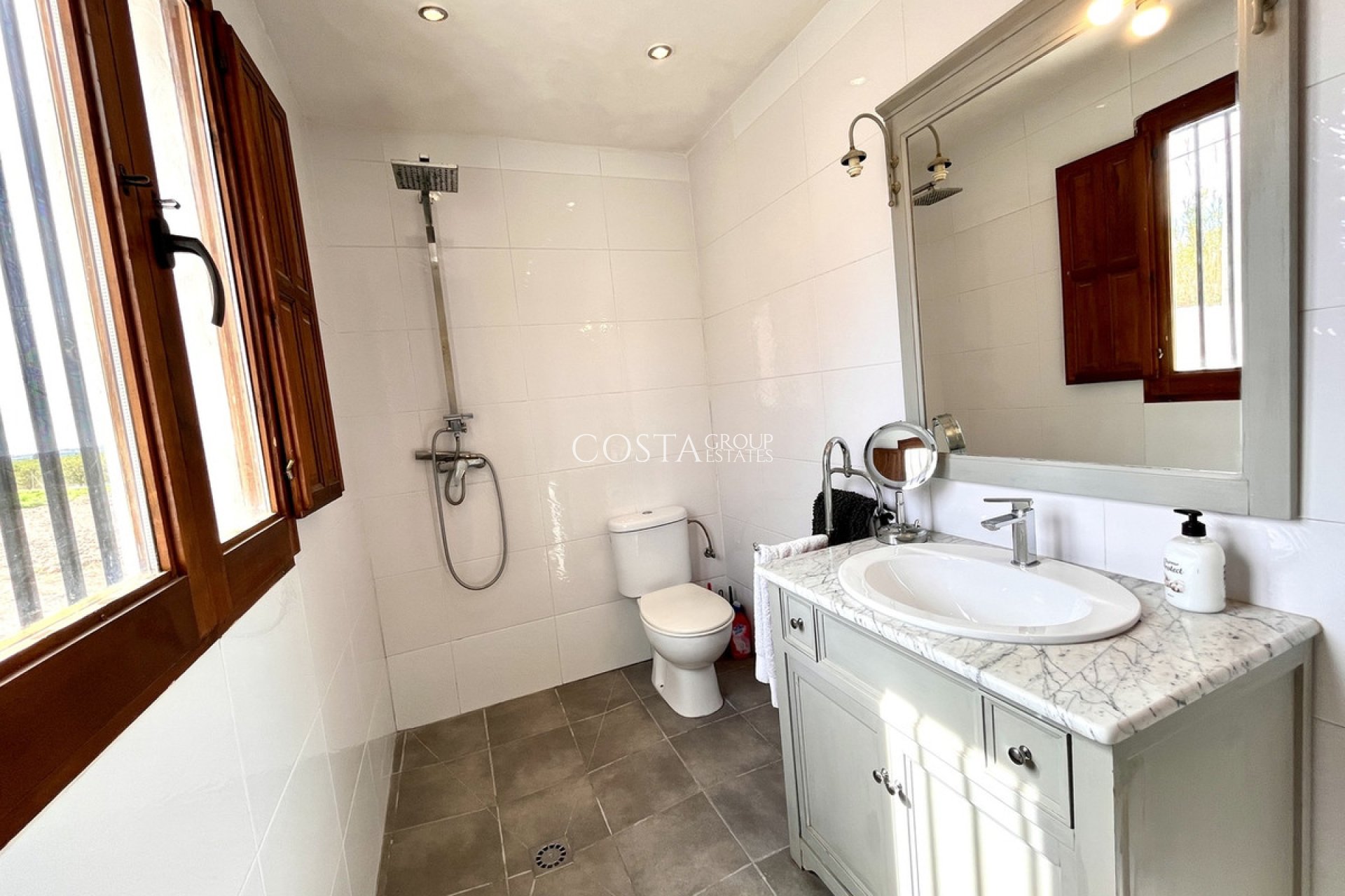 Revente - Villa -
Dolores - Dolores Centro