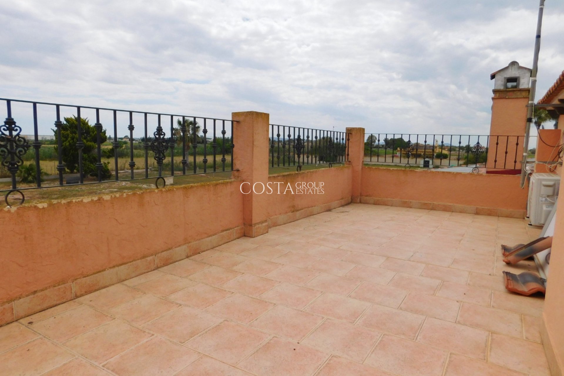 Revente - Villa -
Dolores - Dolores Centro