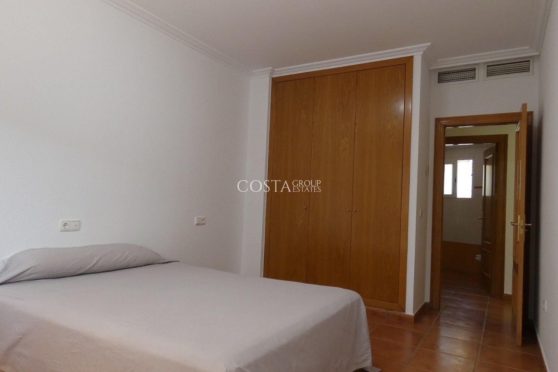 Revente - Villa -
Elda