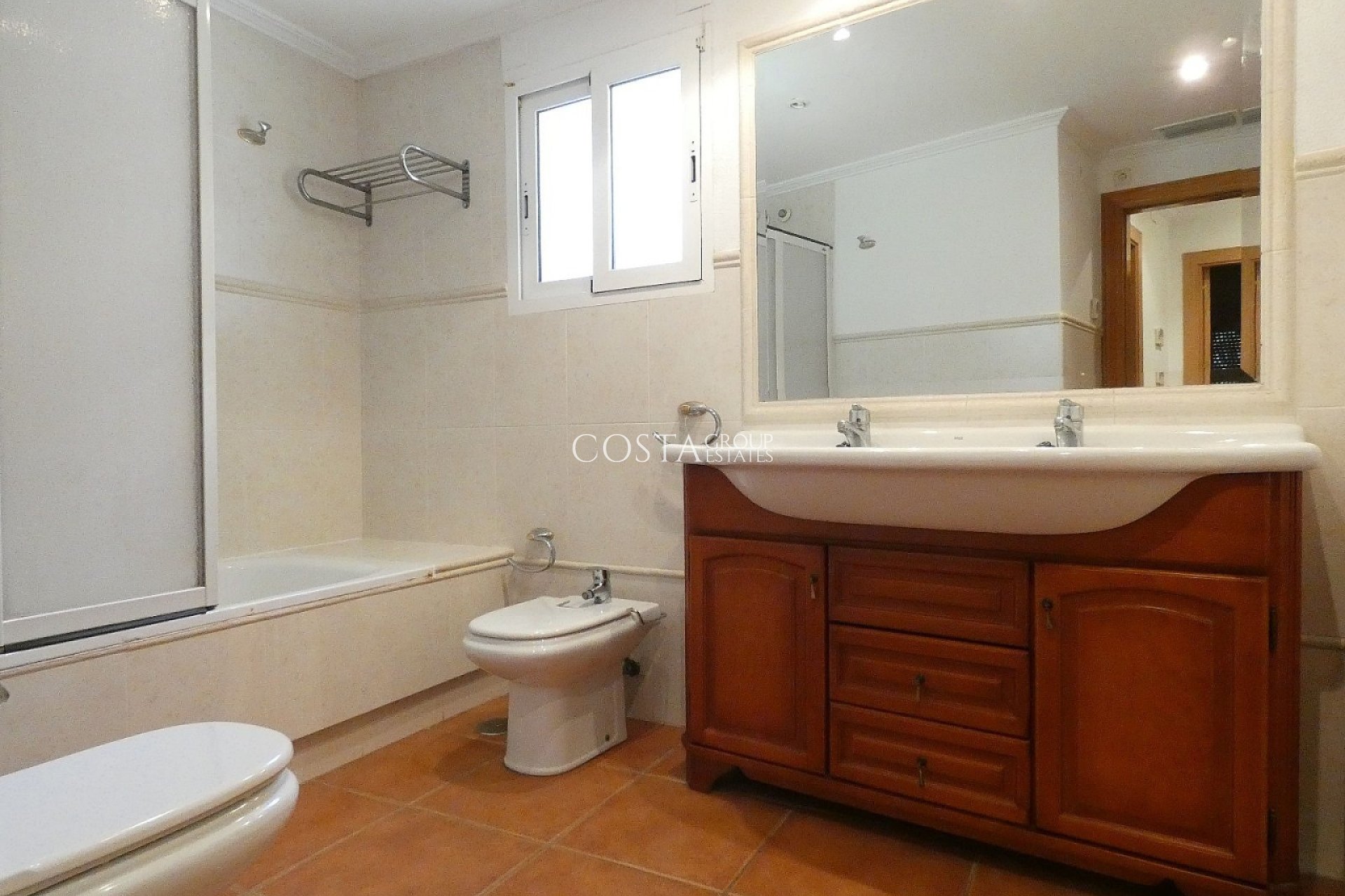 Revente - Villa -
Elda