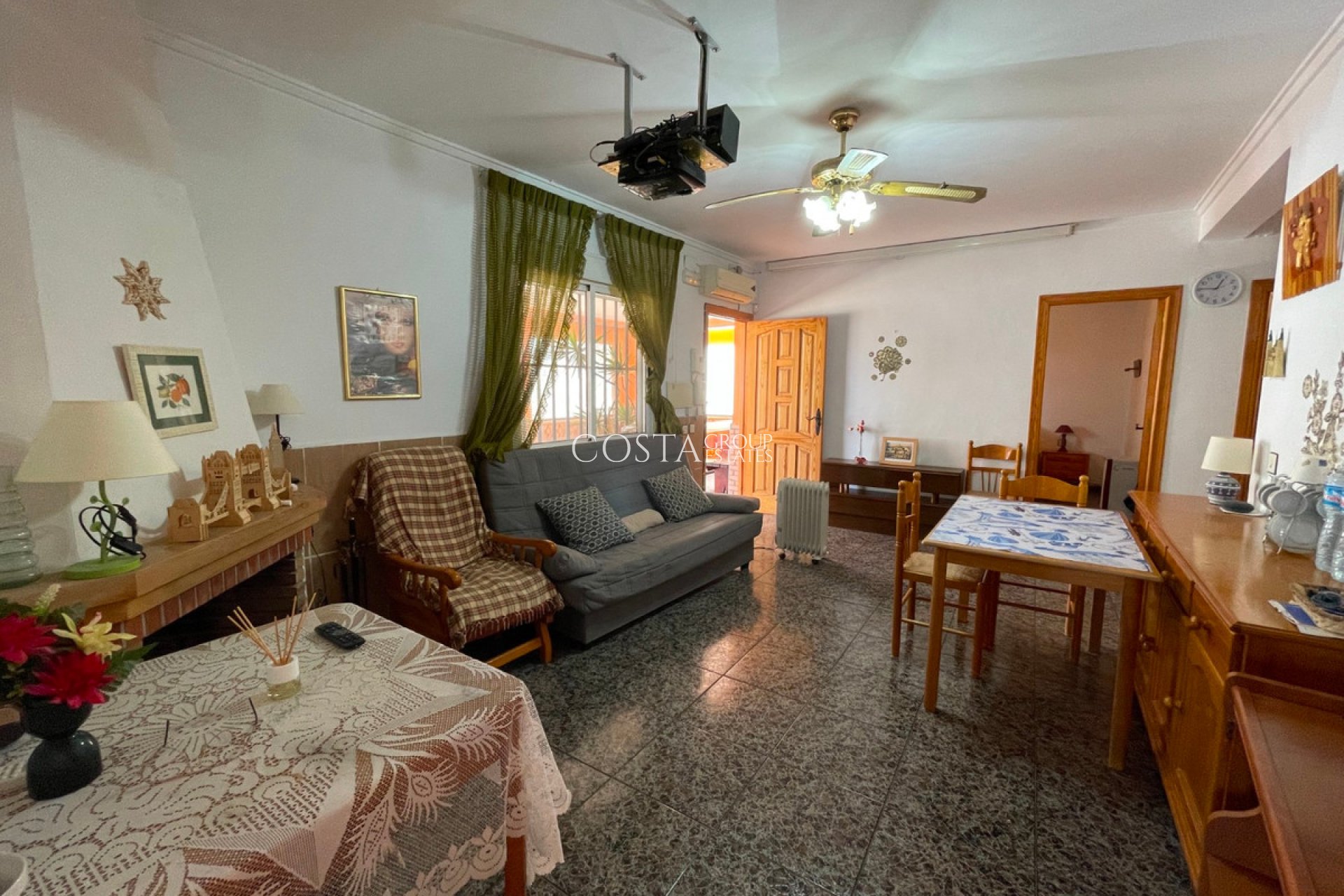 Revente - Villa -
Guardamar del Segura - Guardamar del Segura Centro