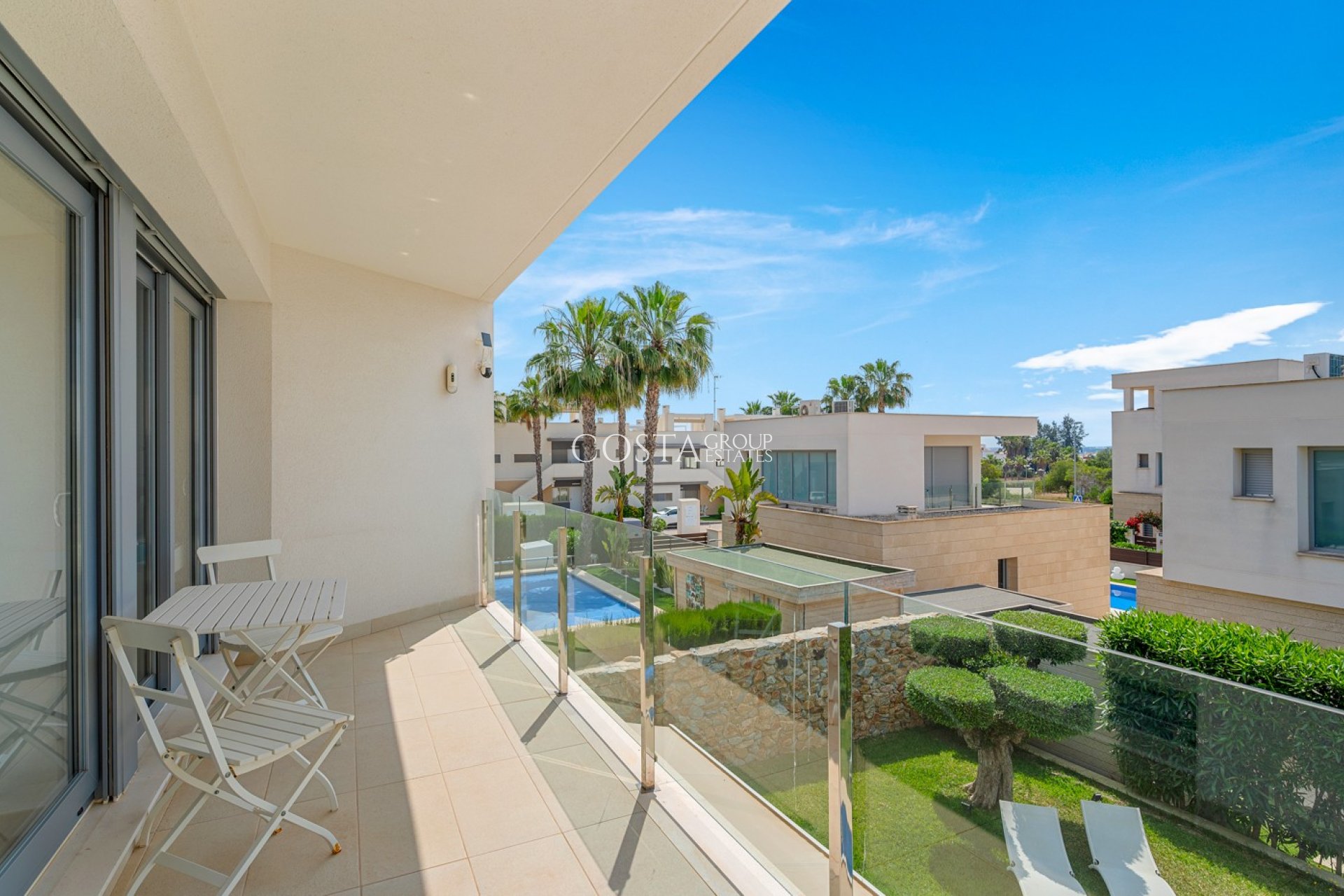 Revente - Villa -
Jacarilla - Vistabella