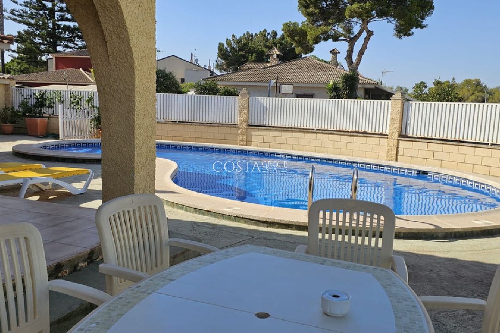 Revente - Villa -
Orihuela - Campoamor