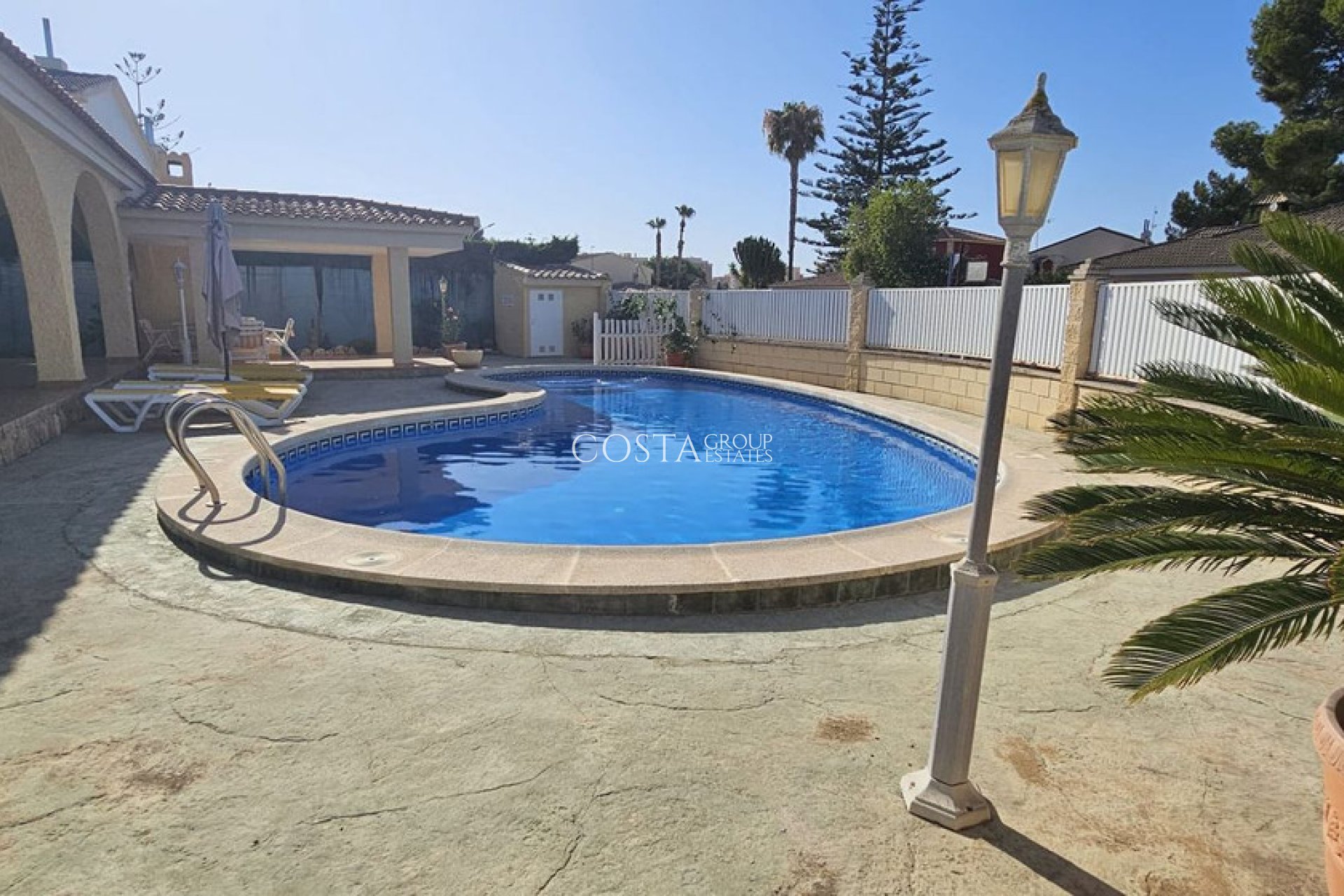 Revente - Villa -
Orihuela - Campoamor