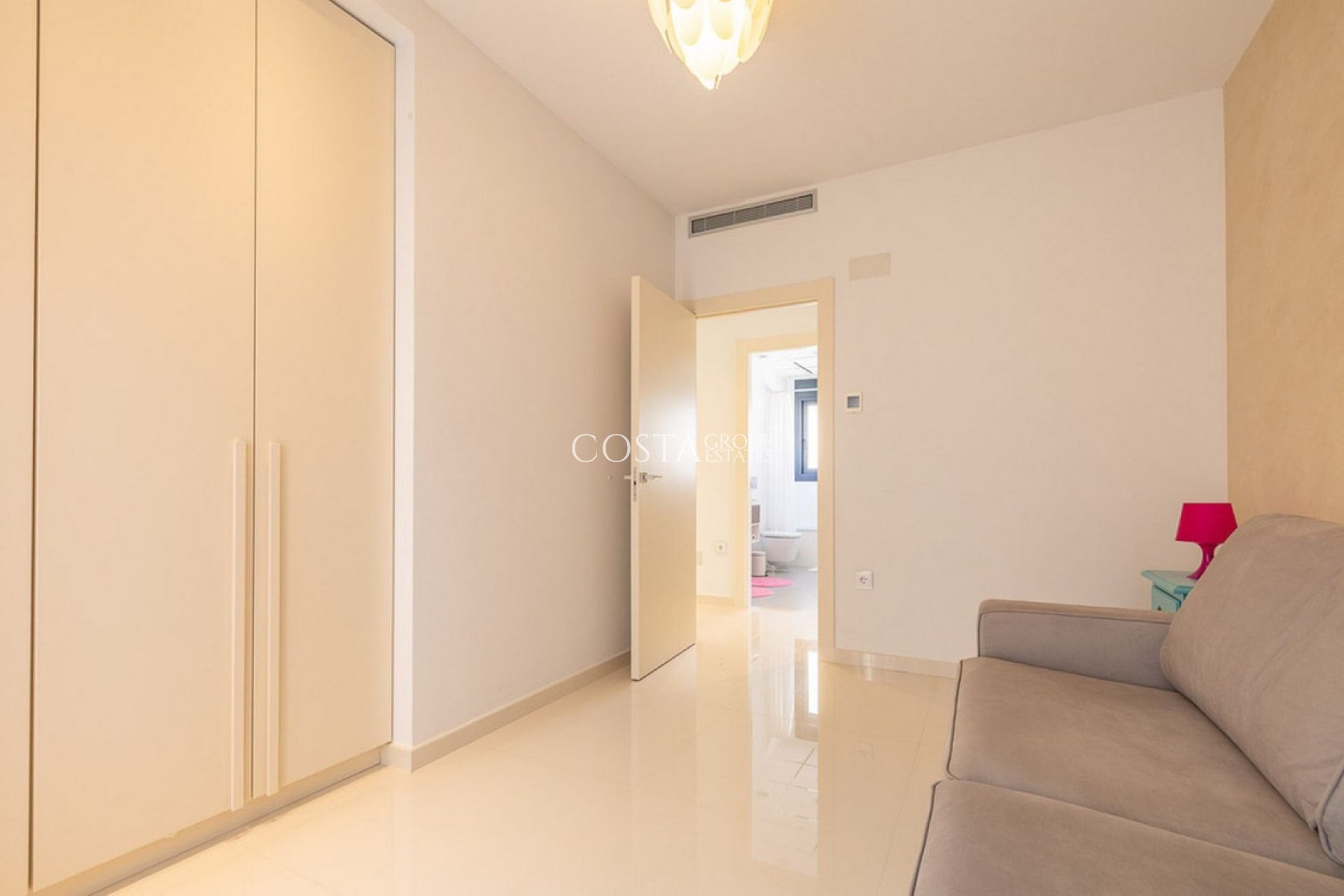 Revente - Villa -
Orihuela - Campoamor