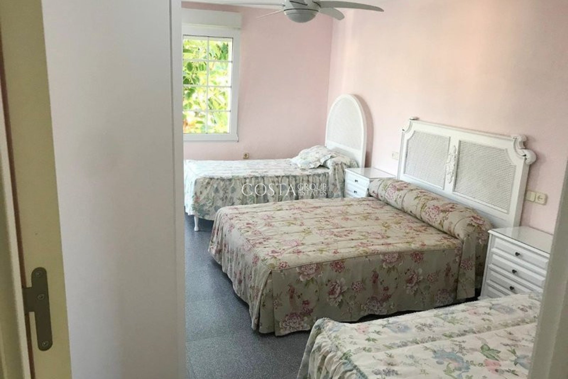 Revente - Villa -
Orihuela Costa - Cabo Roig