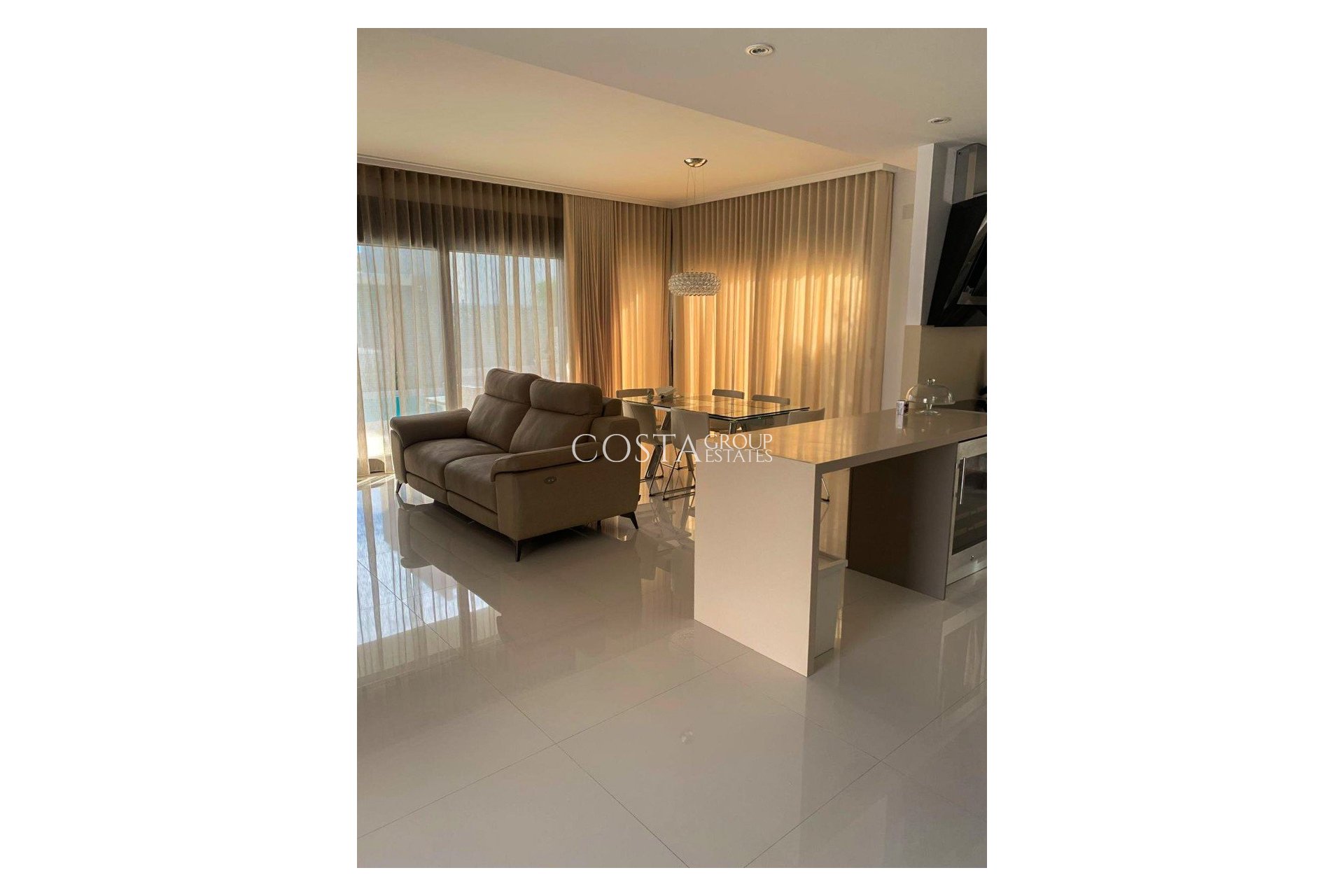 Revente - Villa -
Orihuela Costa - Campoamor