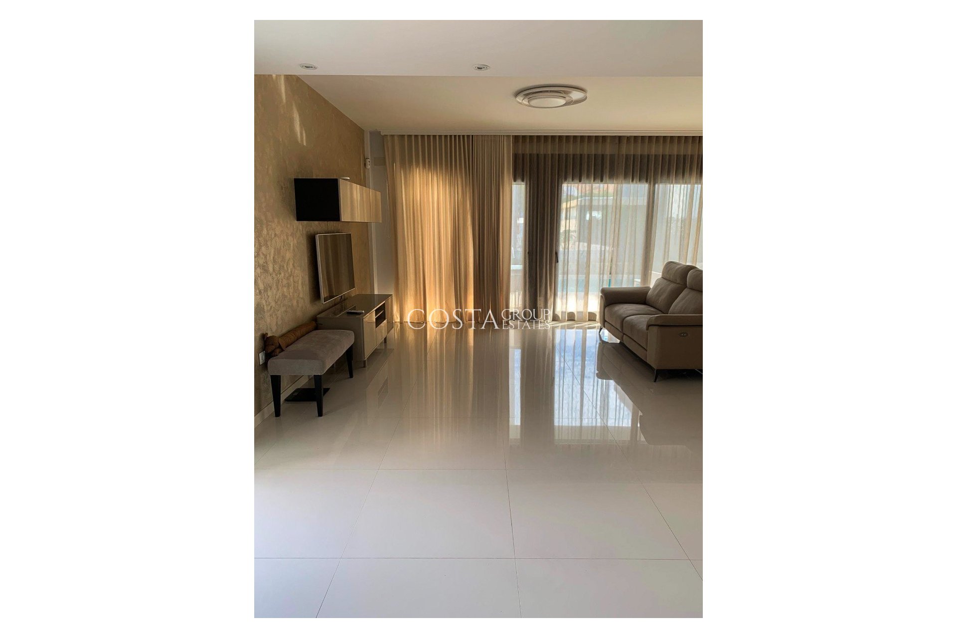 Revente - Villa -
Orihuela Costa - Campoamor