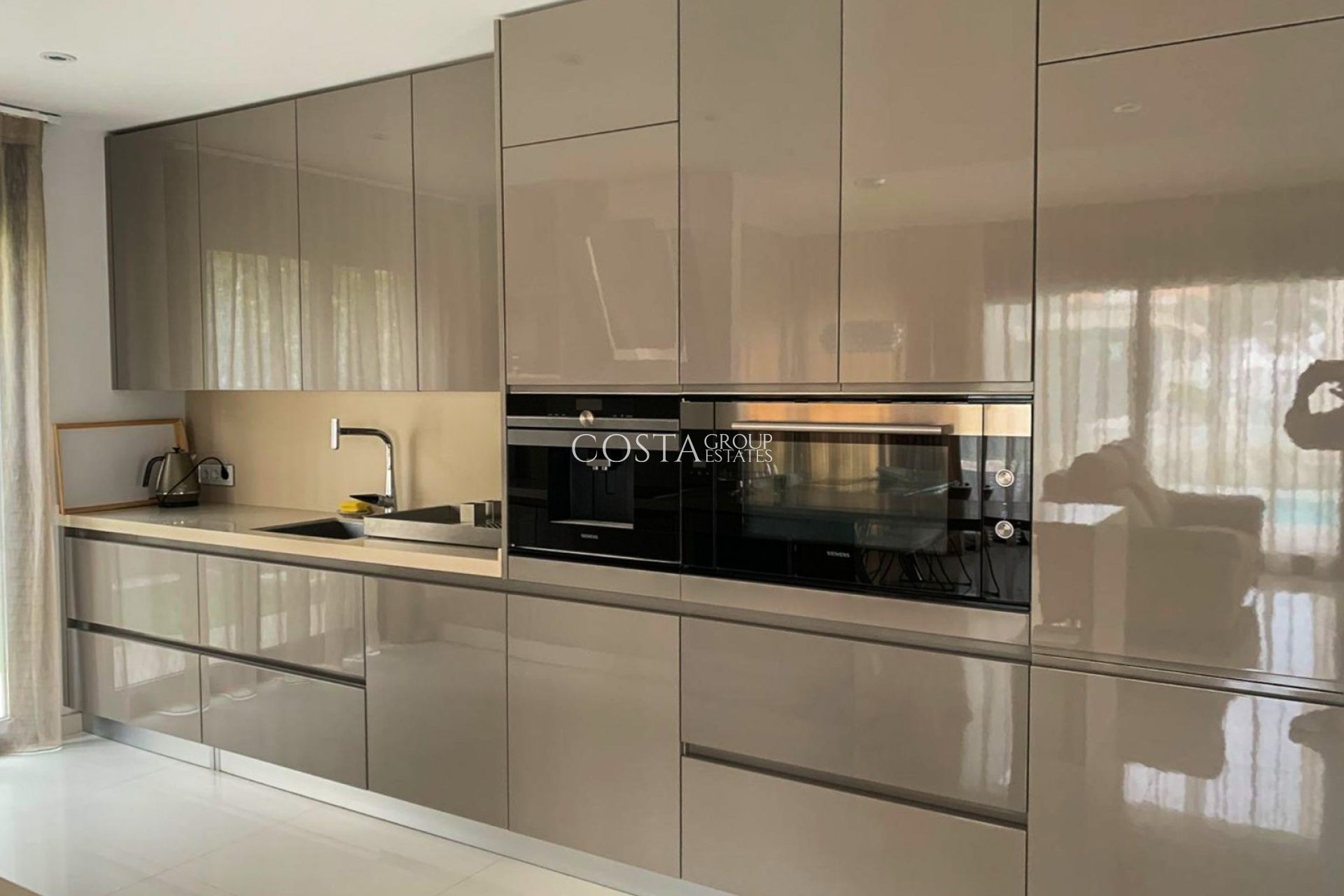 Revente - Villa -
Orihuela Costa - Campoamor