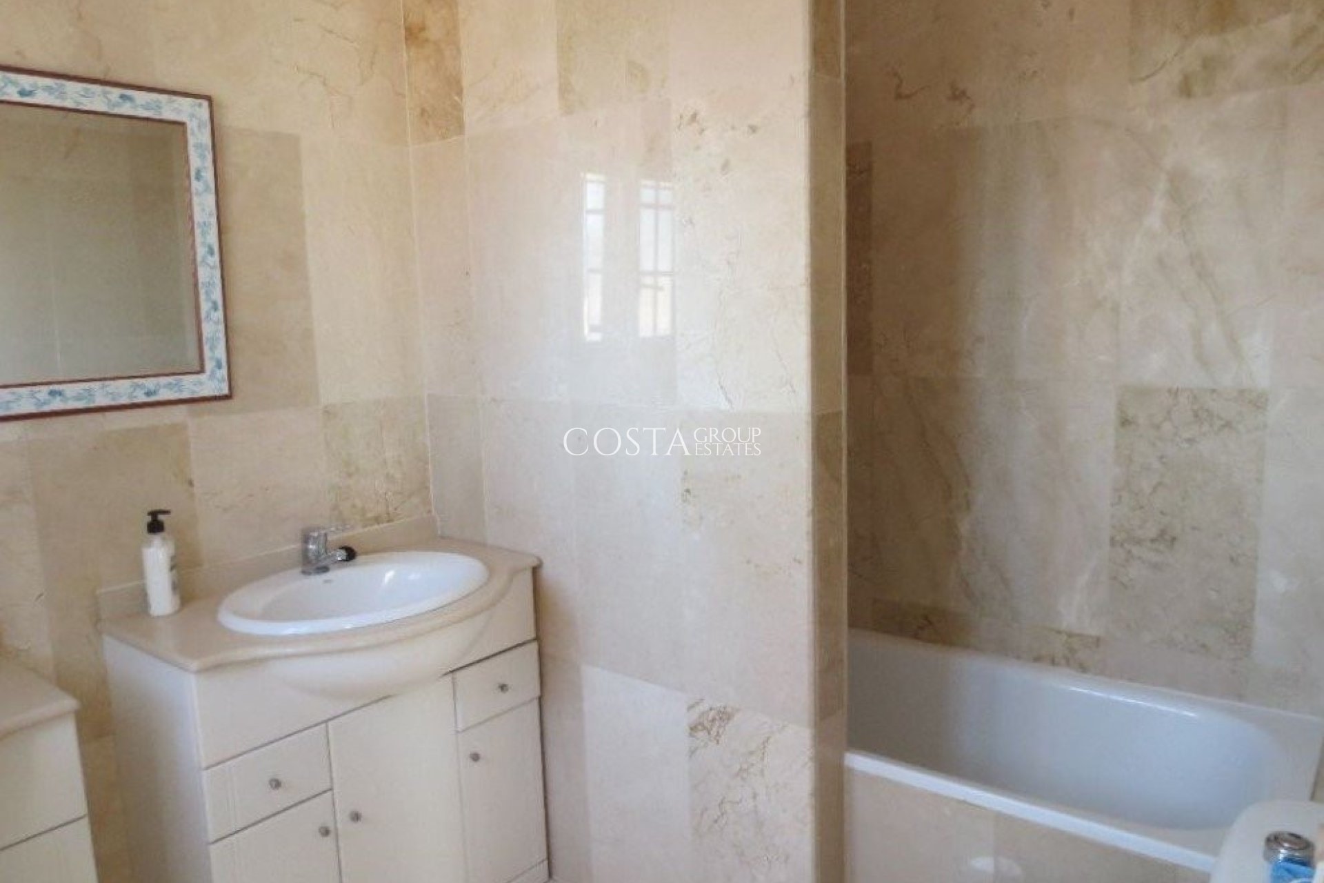 Revente - Villa -
Orihuela Costa - El Galan