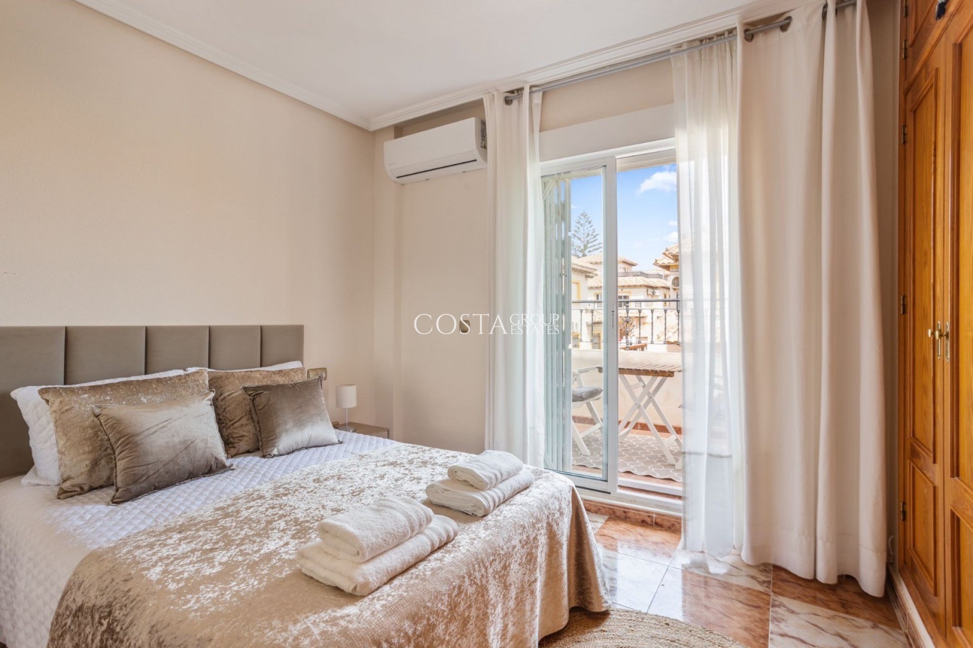 Revente - Villa -
Orihuela Costa - La Regia