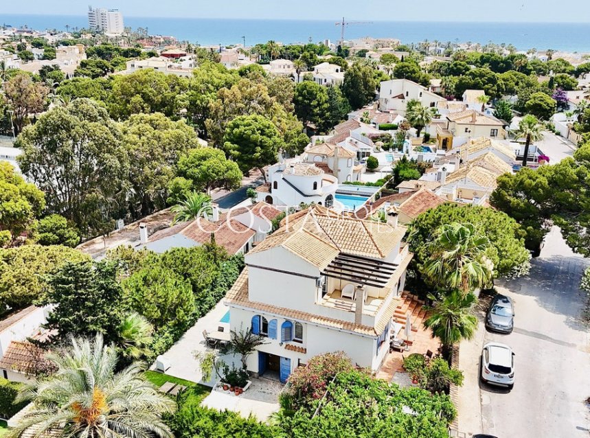 Revente - Villa -
Orihuela Costa - La Zenia