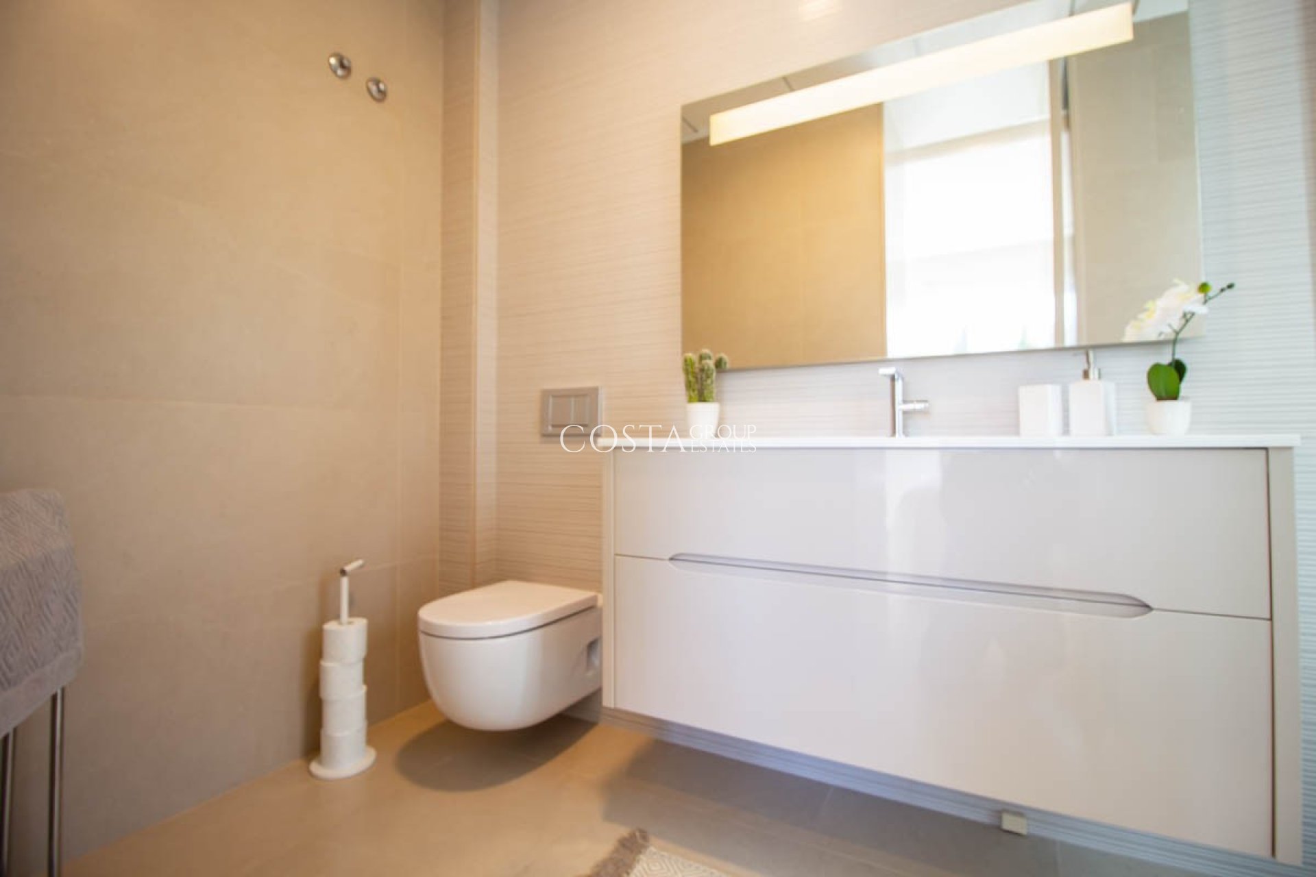 Revente - Villa -
Orihuela Costa - Las Colinas Golf