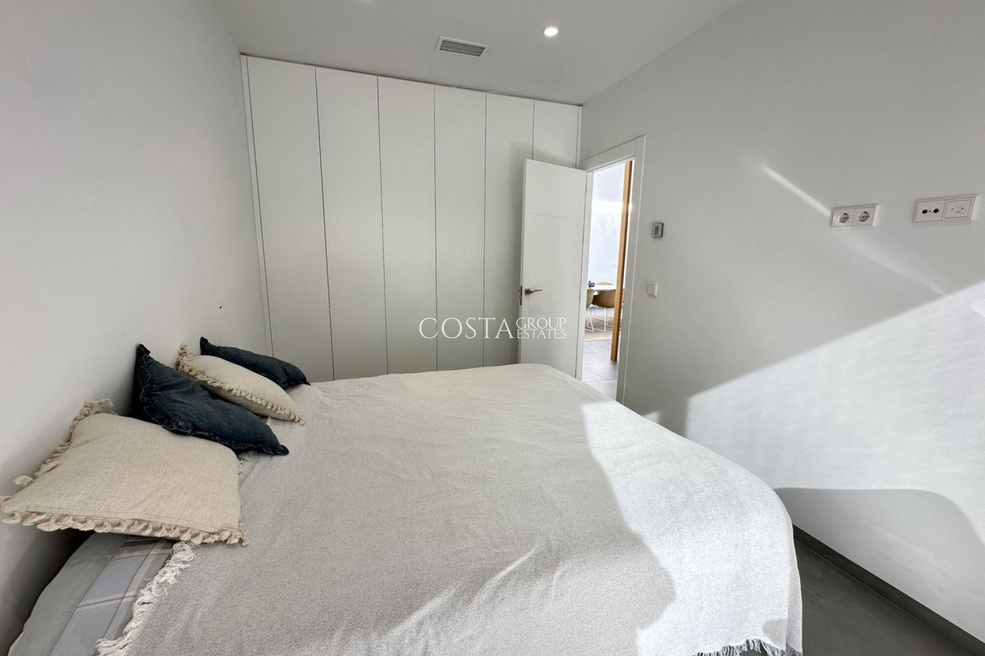 Revente - Villa -
Orihuela Costa - Las Colinas Golf