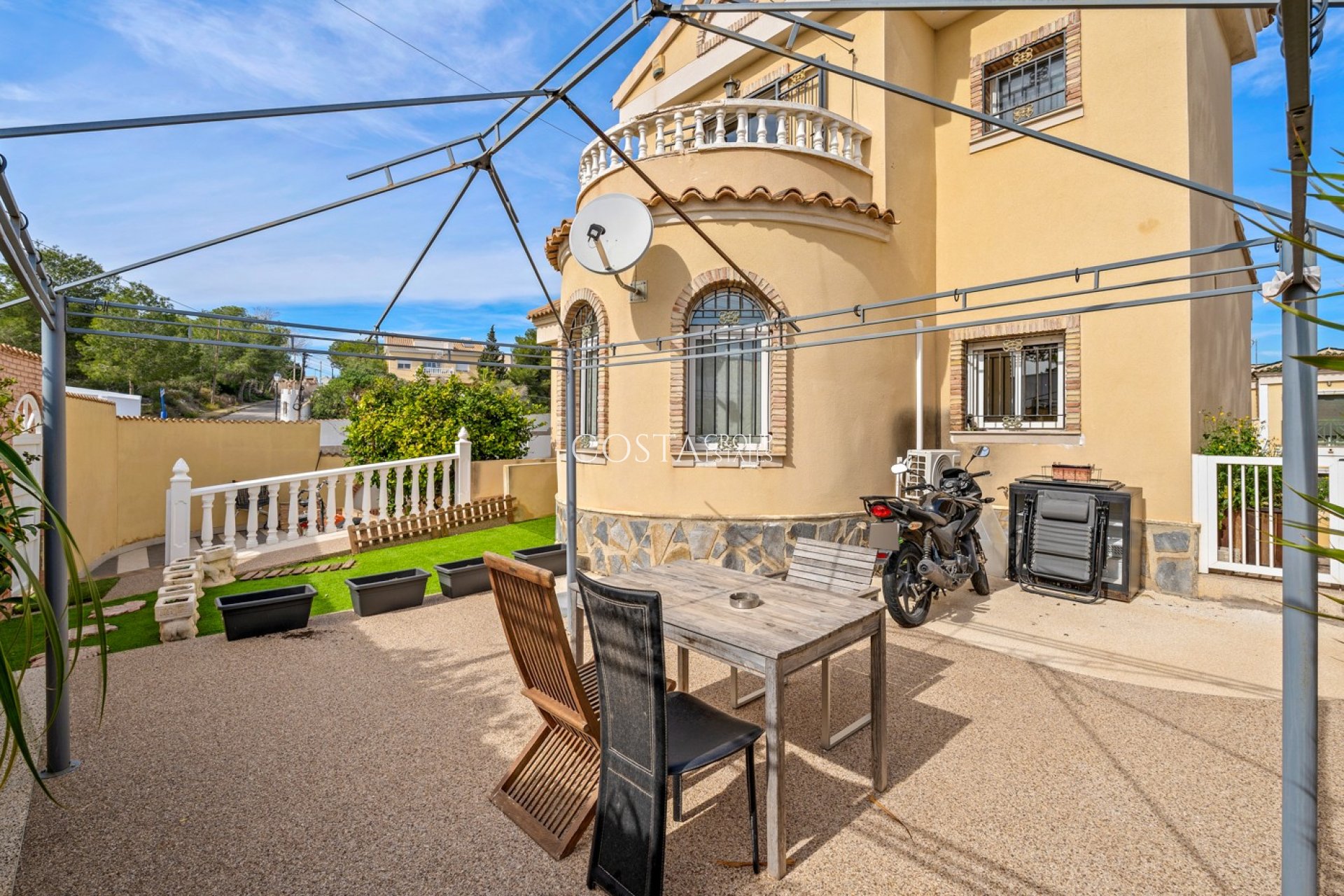 Revente - Villa -
Orihuela Costa - Las Filipinas