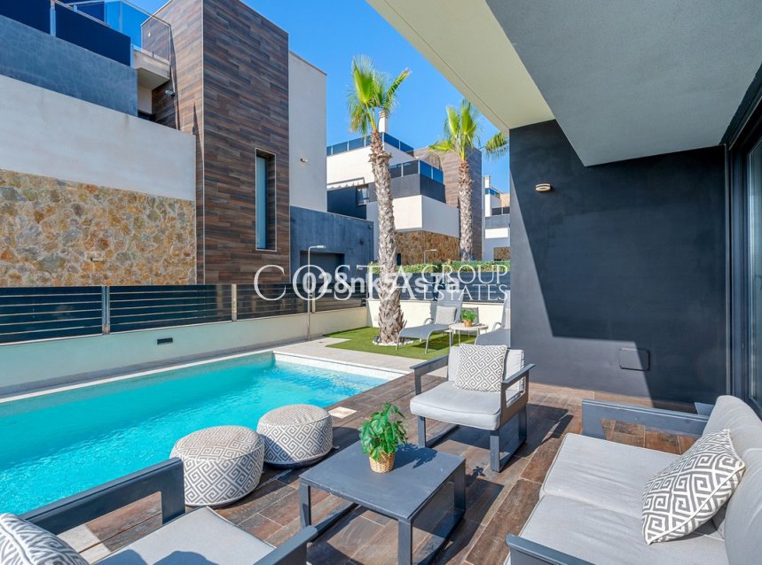 Revente - Villa -
Orihuela Costa - Lomas de Cabo Roig