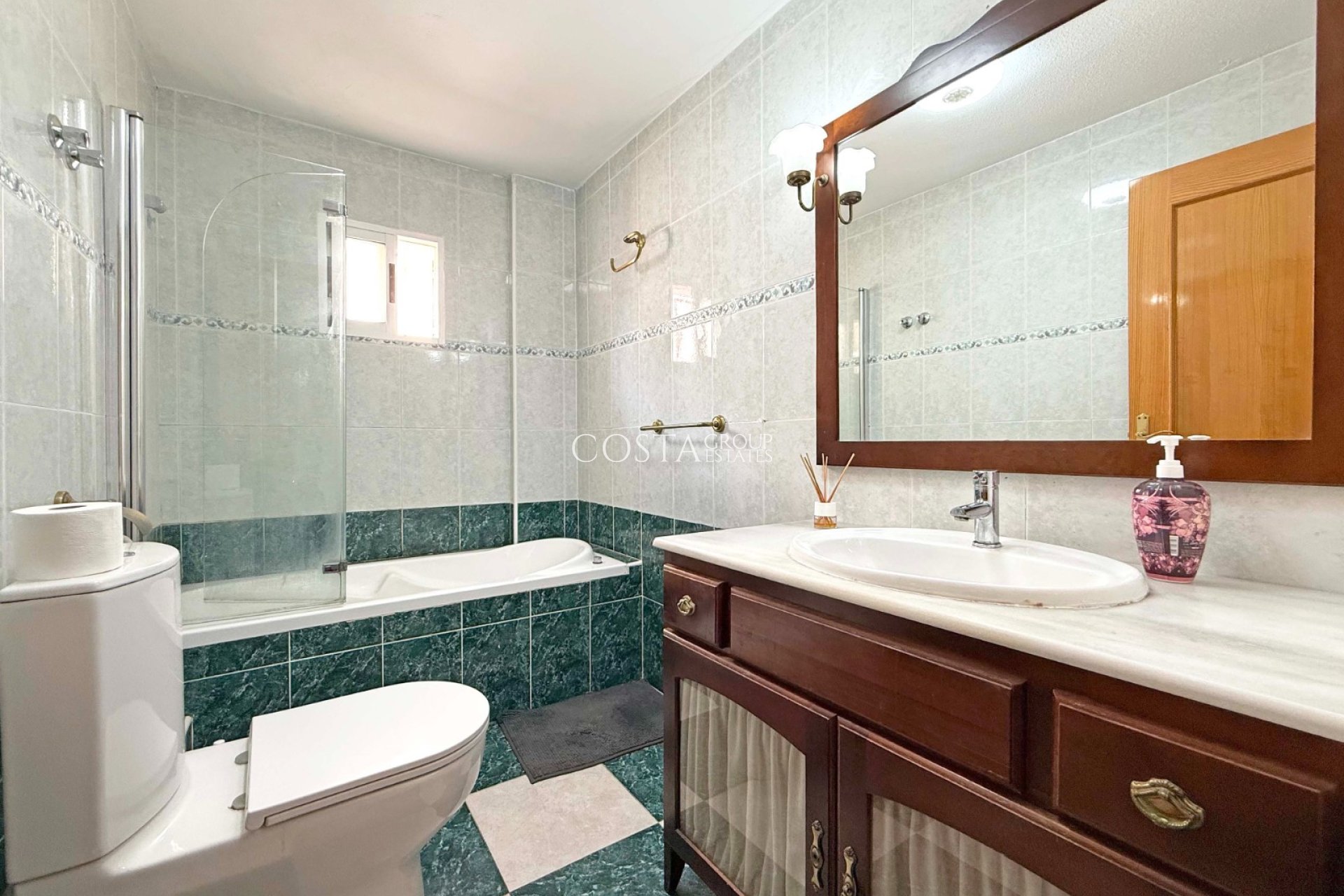 Revente - Villa -
Orihuela Costa - Los Altos