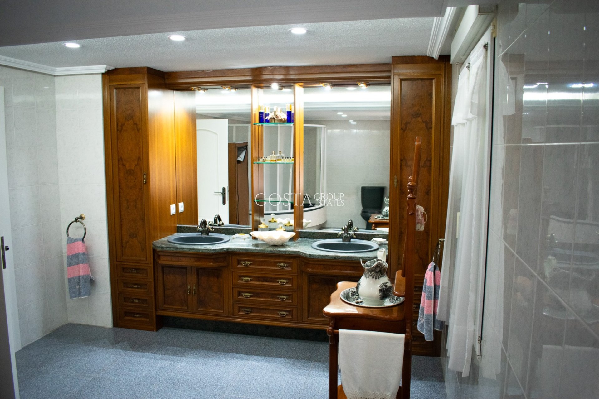 Revente - Villa -
Orihuela Costa - MUY CERCA DE LA PLAYA