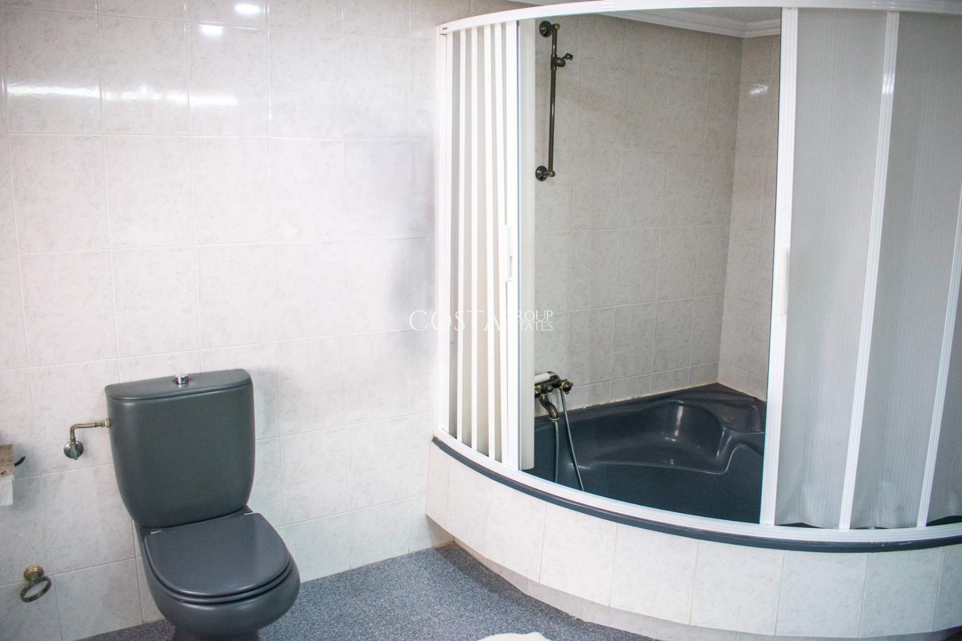 Revente - Villa -
Orihuela Costa - MUY CERCA DE LA PLAYA