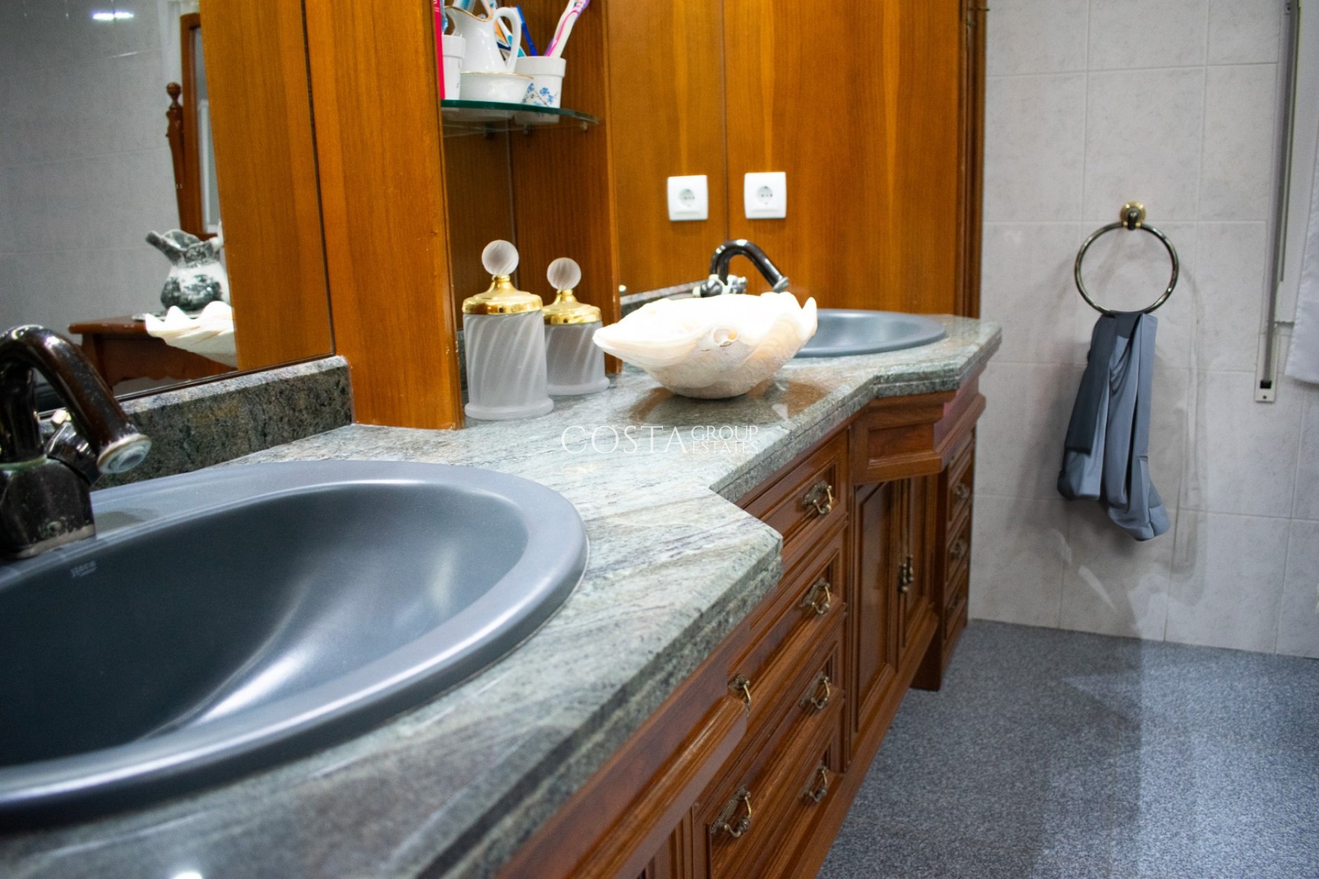 Revente - Villa -
Orihuela Costa - MUY CERCA DE LA PLAYA