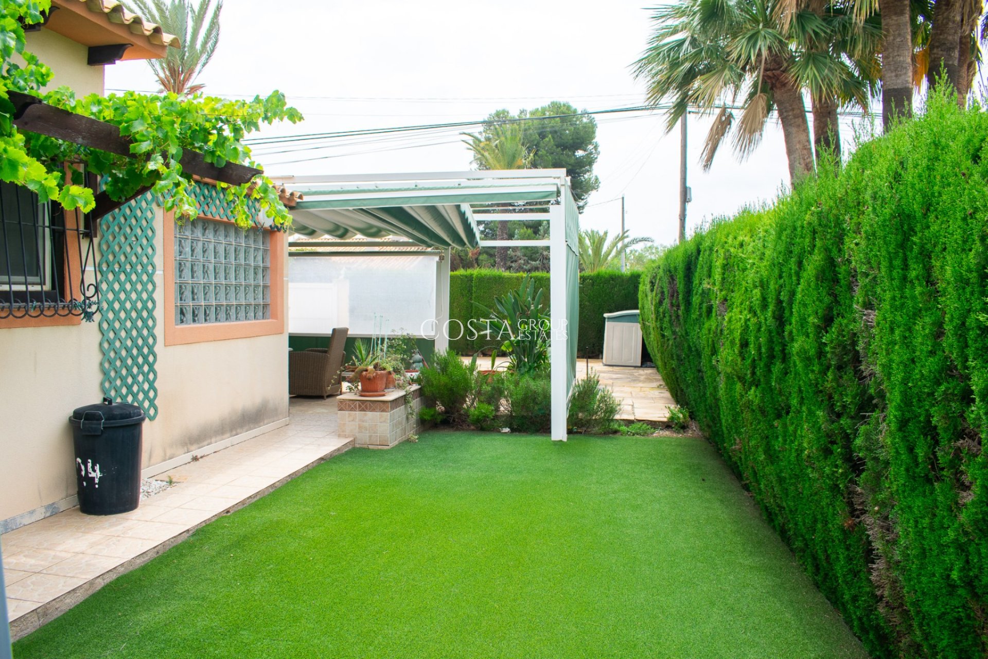 Revente - Villa -
Orihuela Costa - MUY CERCA DE LA PLAYA