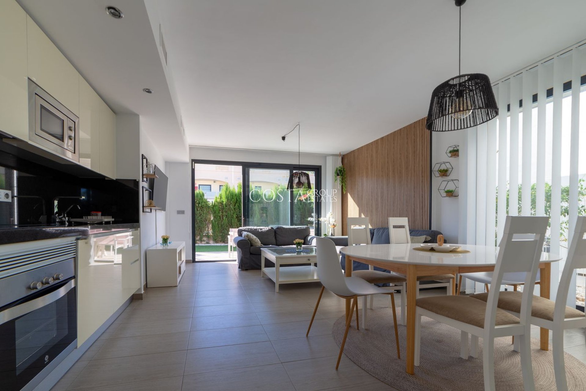 Revente - Villa -
Orihuela Costa - Punta Prima