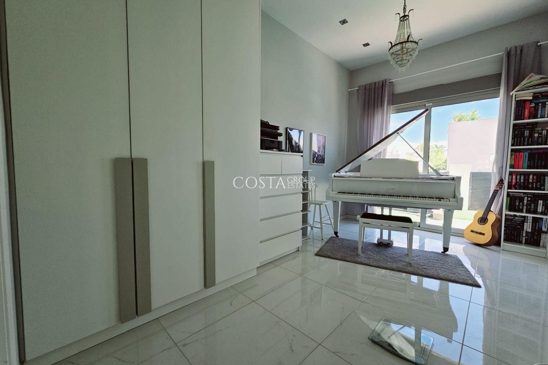 Revente - Villa -
Orihuela Costa - Villamartín