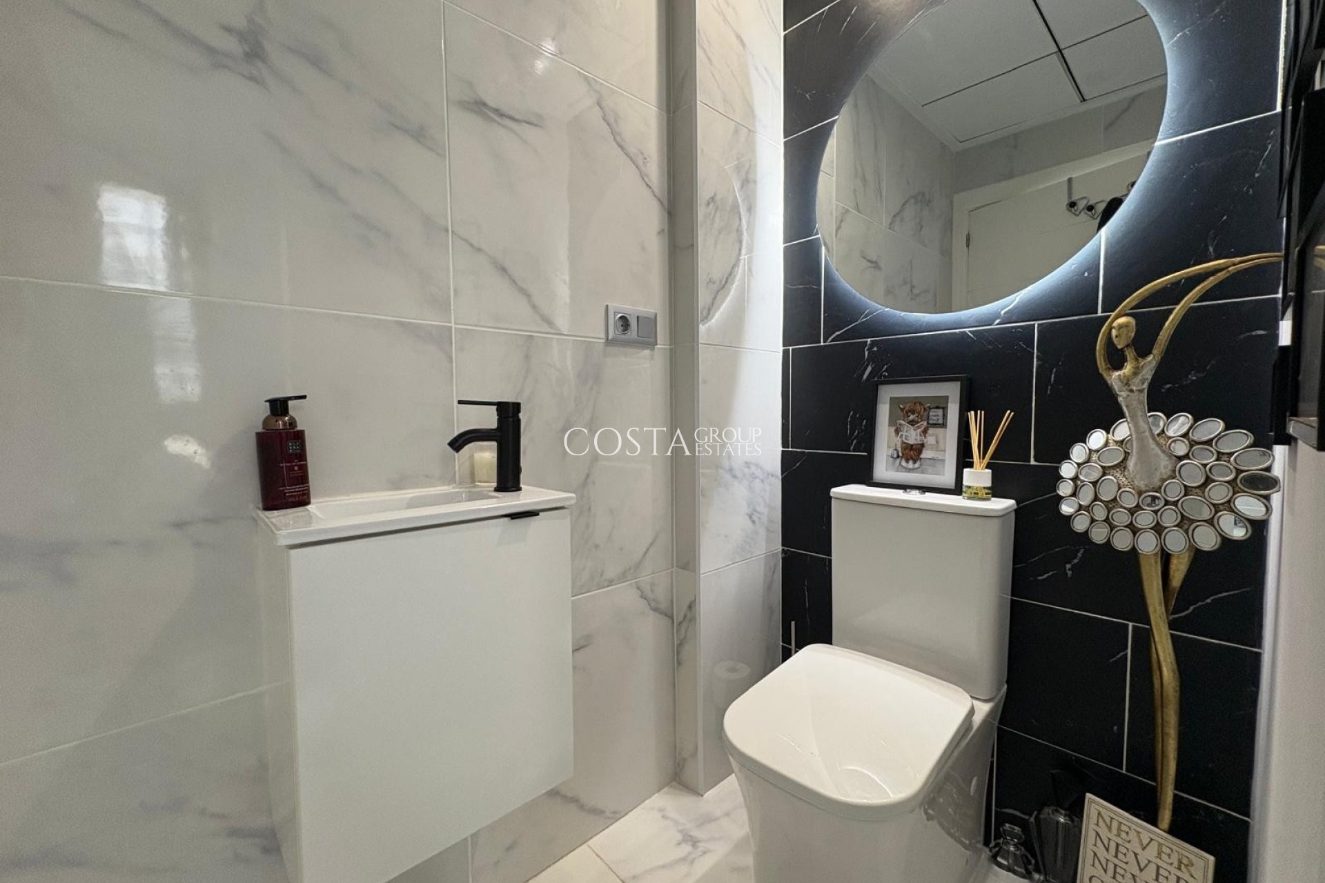 Revente - Villa -
Orihuela Costa - Villamartín