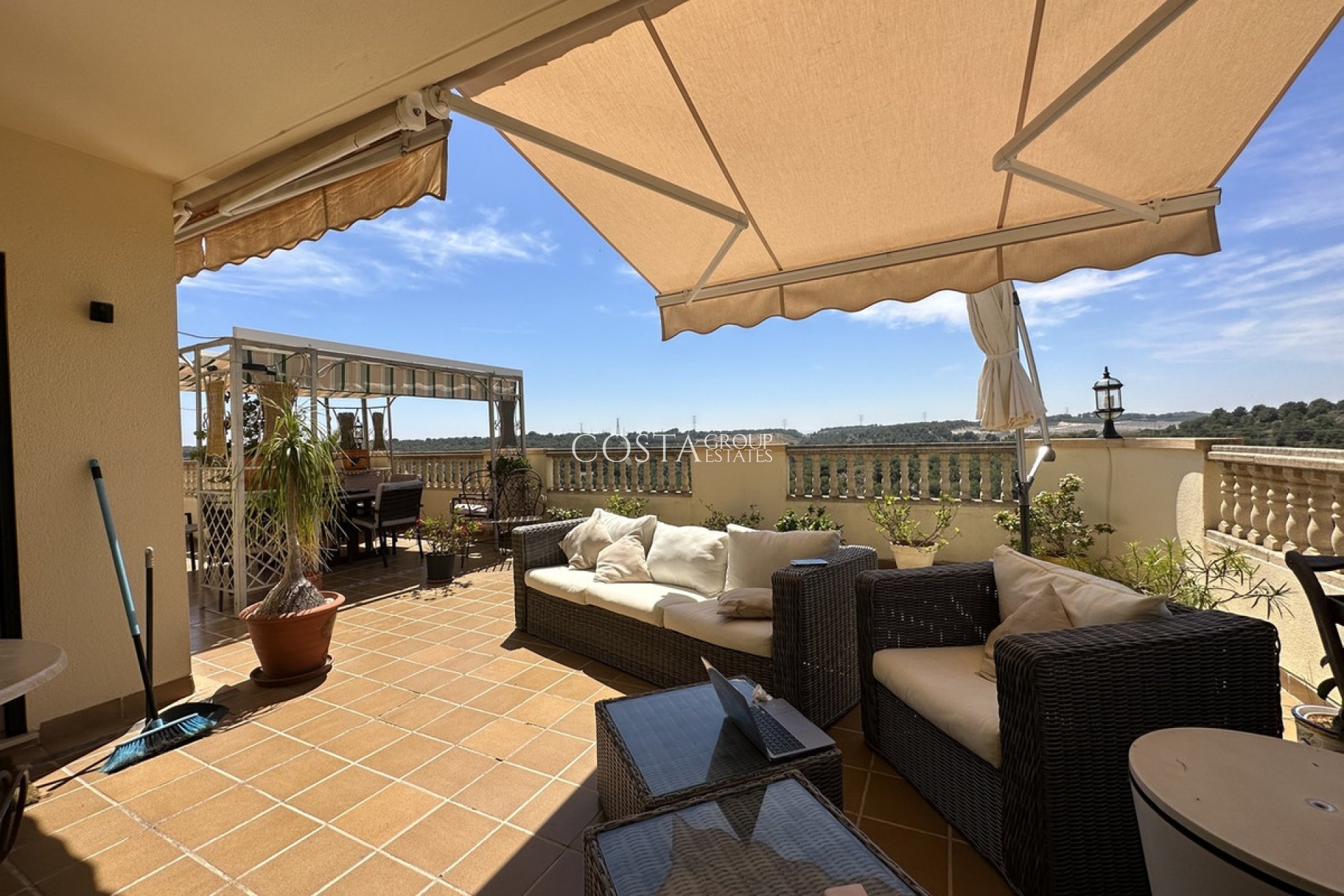 Revente - Villa -
Orihuela Costa - Villamartin