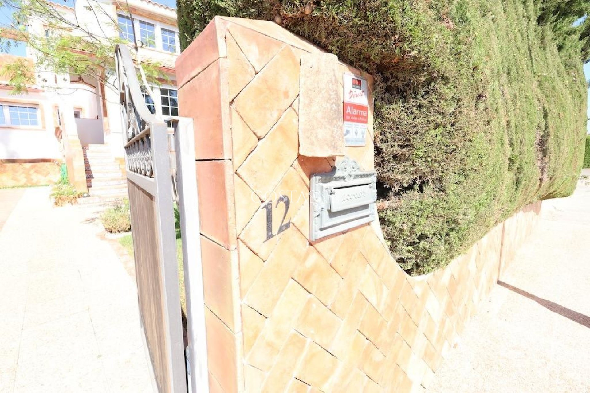 Revente - Villa -
Orihuela Costa - Villamartin