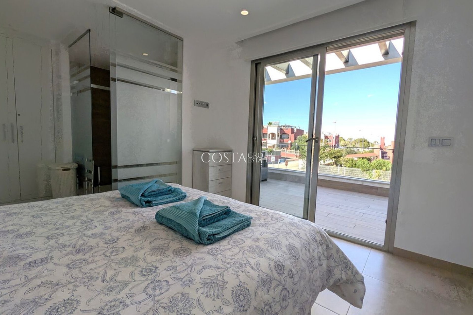 Revente - Villa -
Orihuela Costa - Villamartin