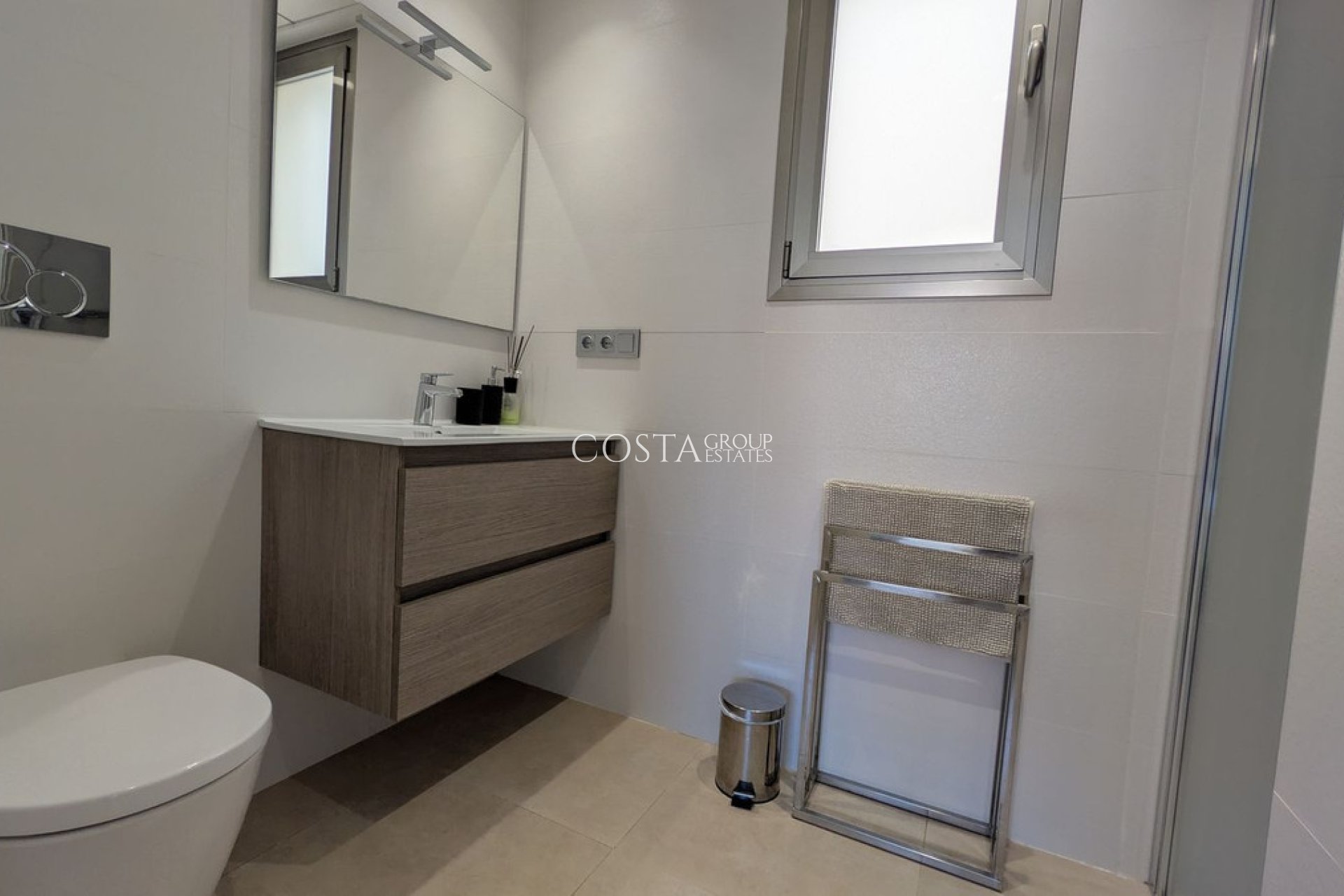 Revente - Villa -
Orihuela Costa - Villamartin