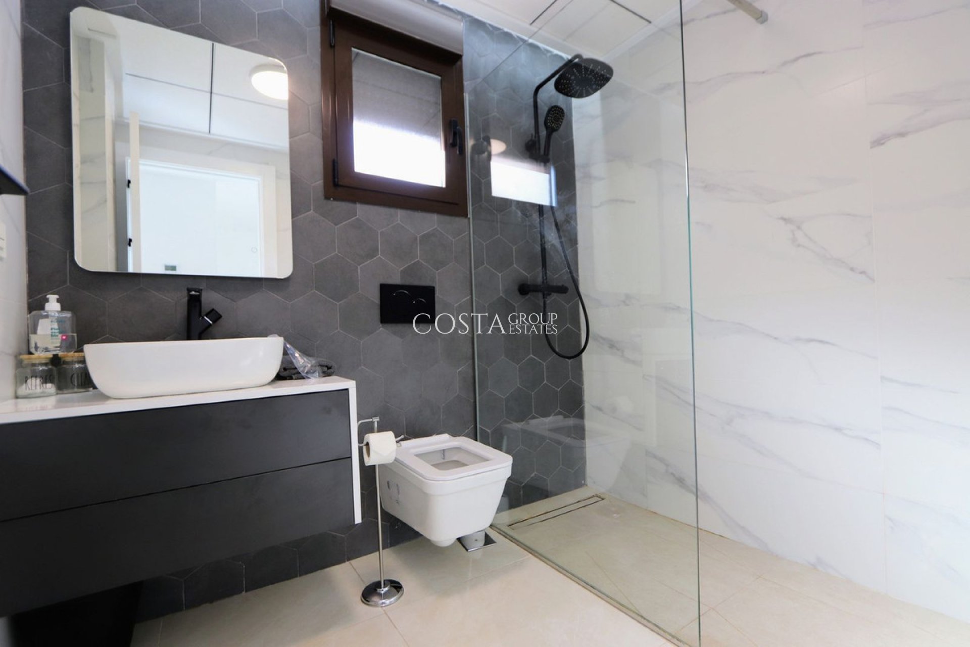 Revente - Villa -
Orihuela Costa - Villamartin