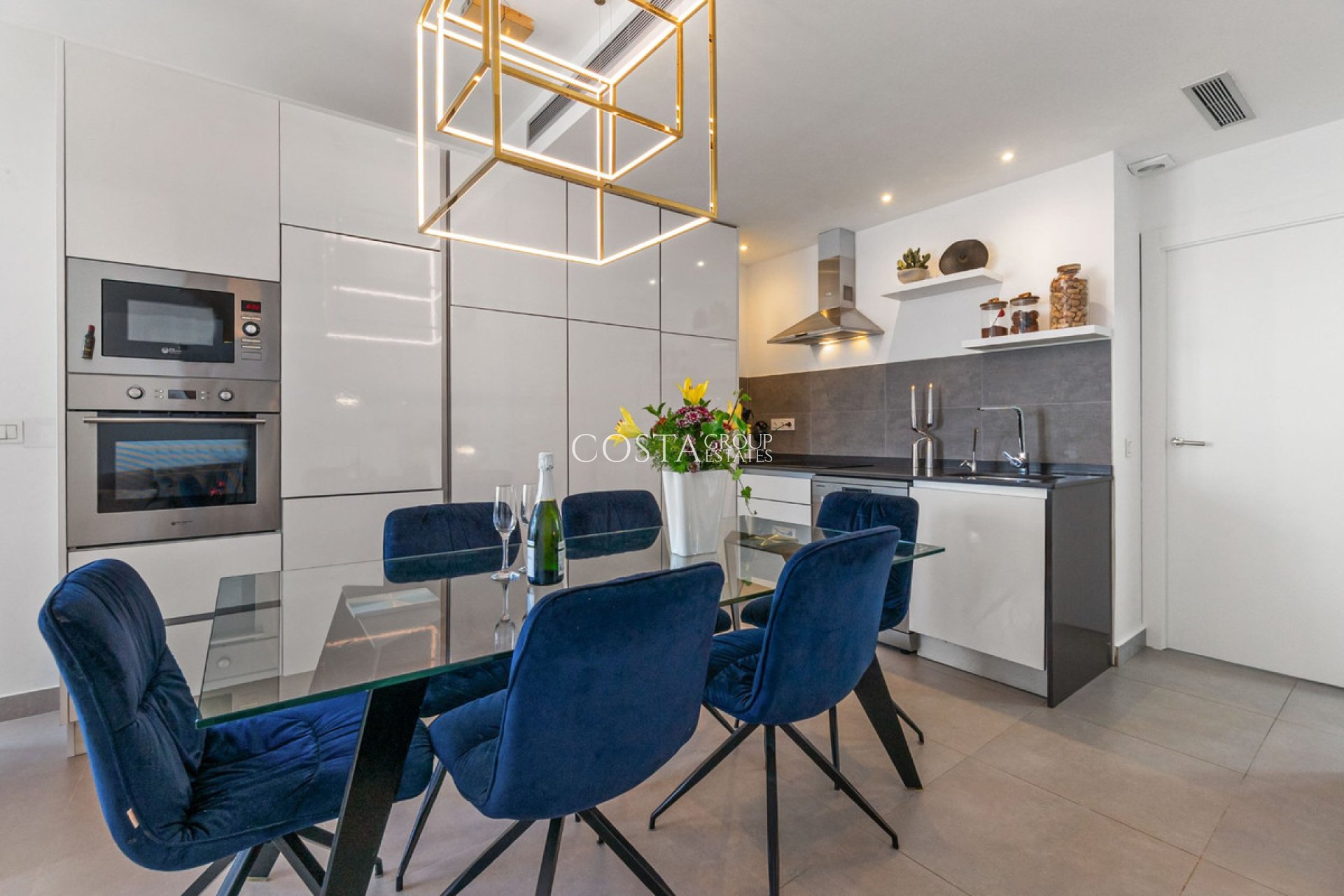 Revente - Villa -
Orihuela Costa - Villamartin