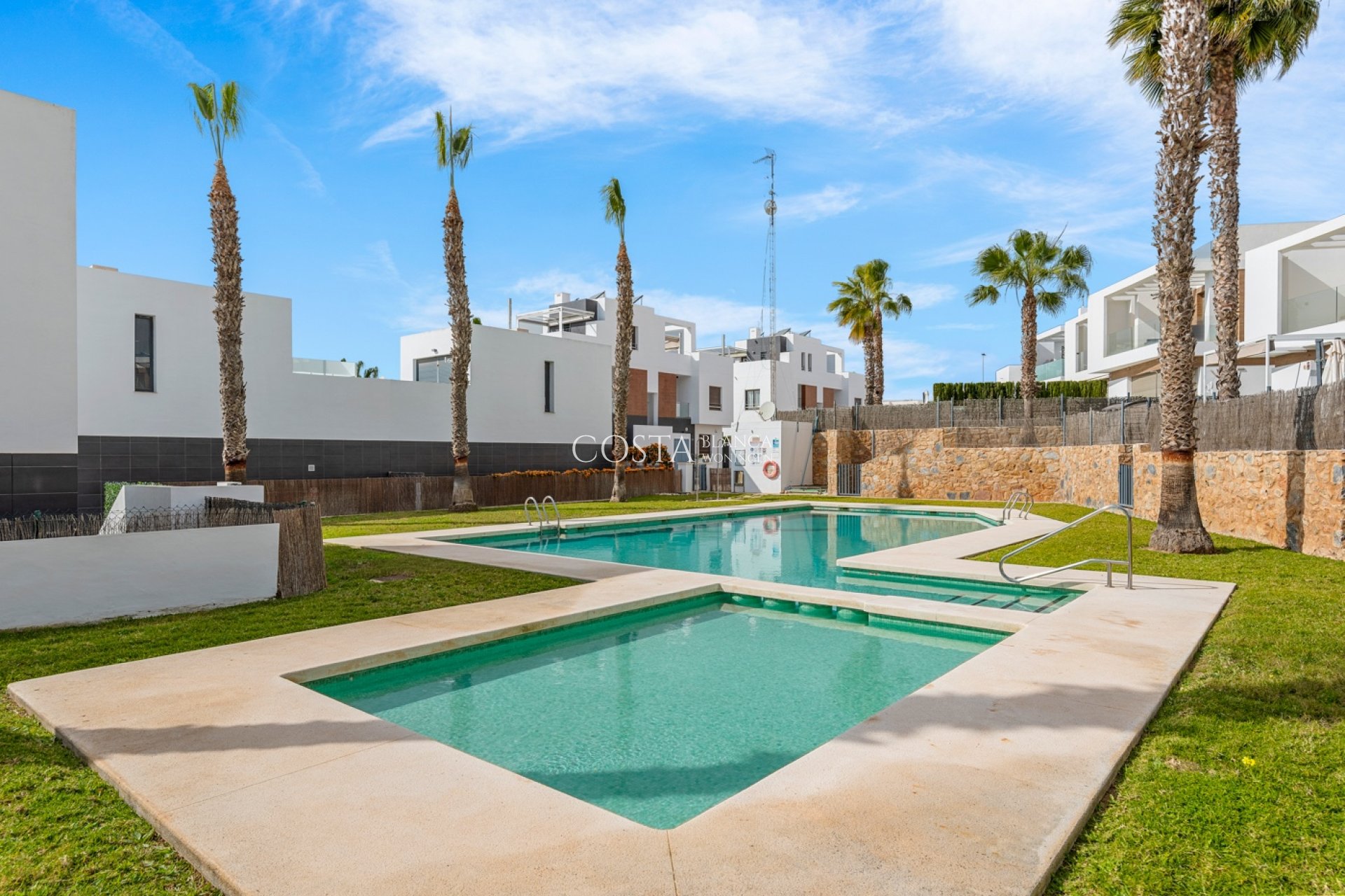 Revente - Villa -
Orihuela Costa - Villamartín
