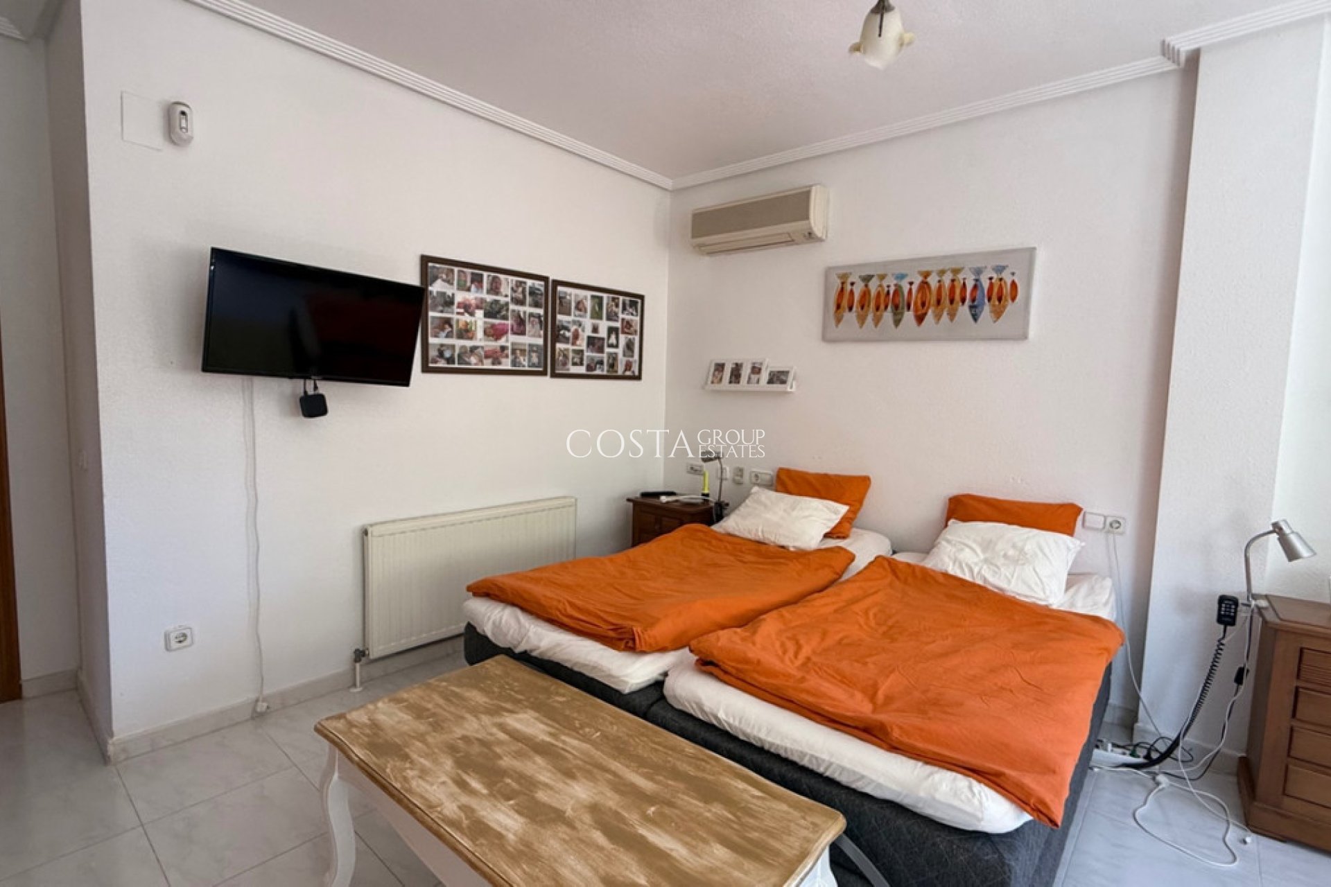 Revente - Villa -
Orihuela Costa