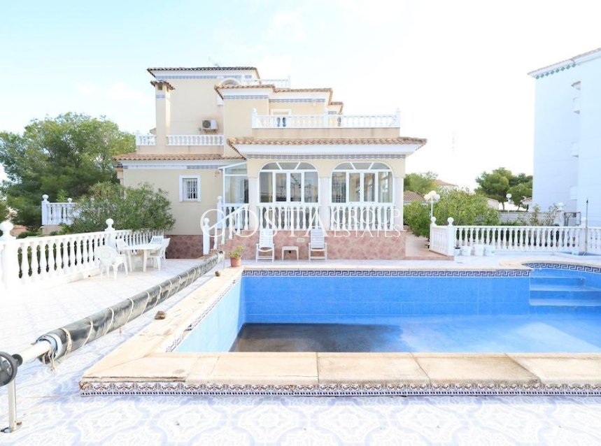 Revente - Villa -
Orihuela Costa