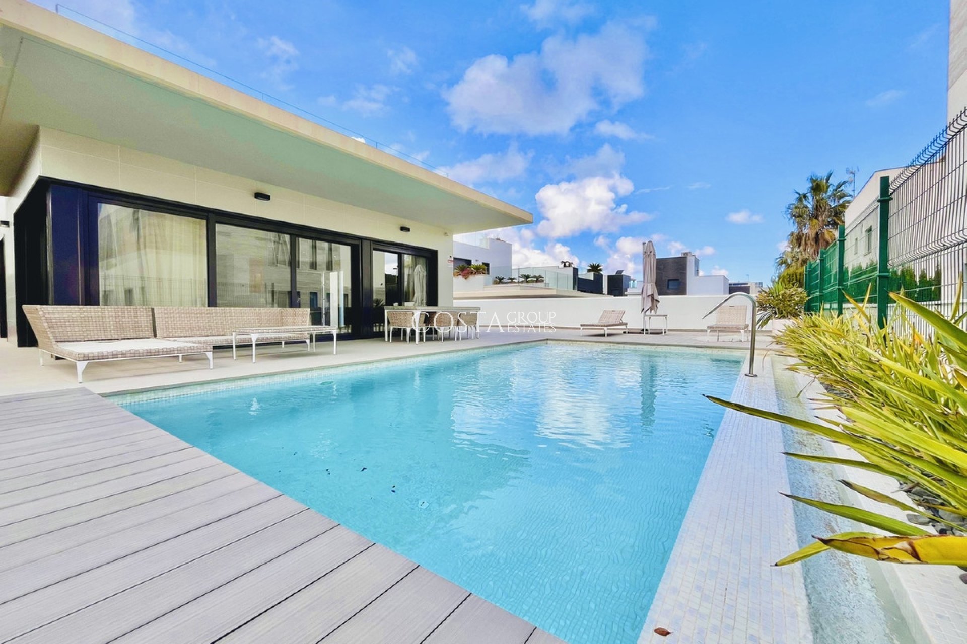 Revente - Villa -
Orihuela - Dehesa de Campoamor