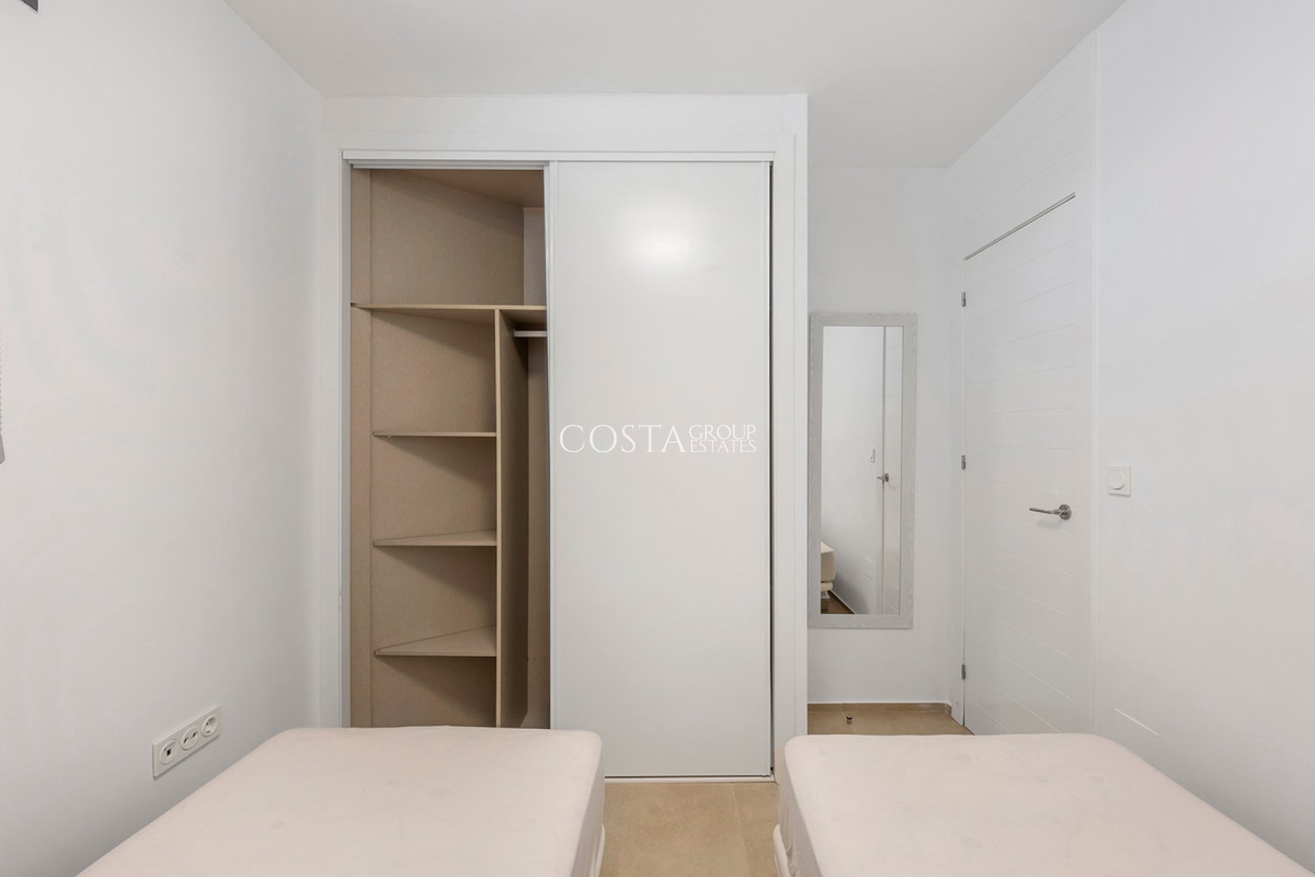 Revente - Villa -
Orihuela - La Zenia