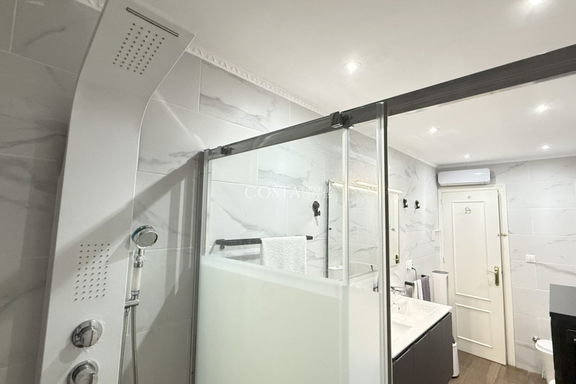 Revente - Villa -
Orihuela - La Zenia