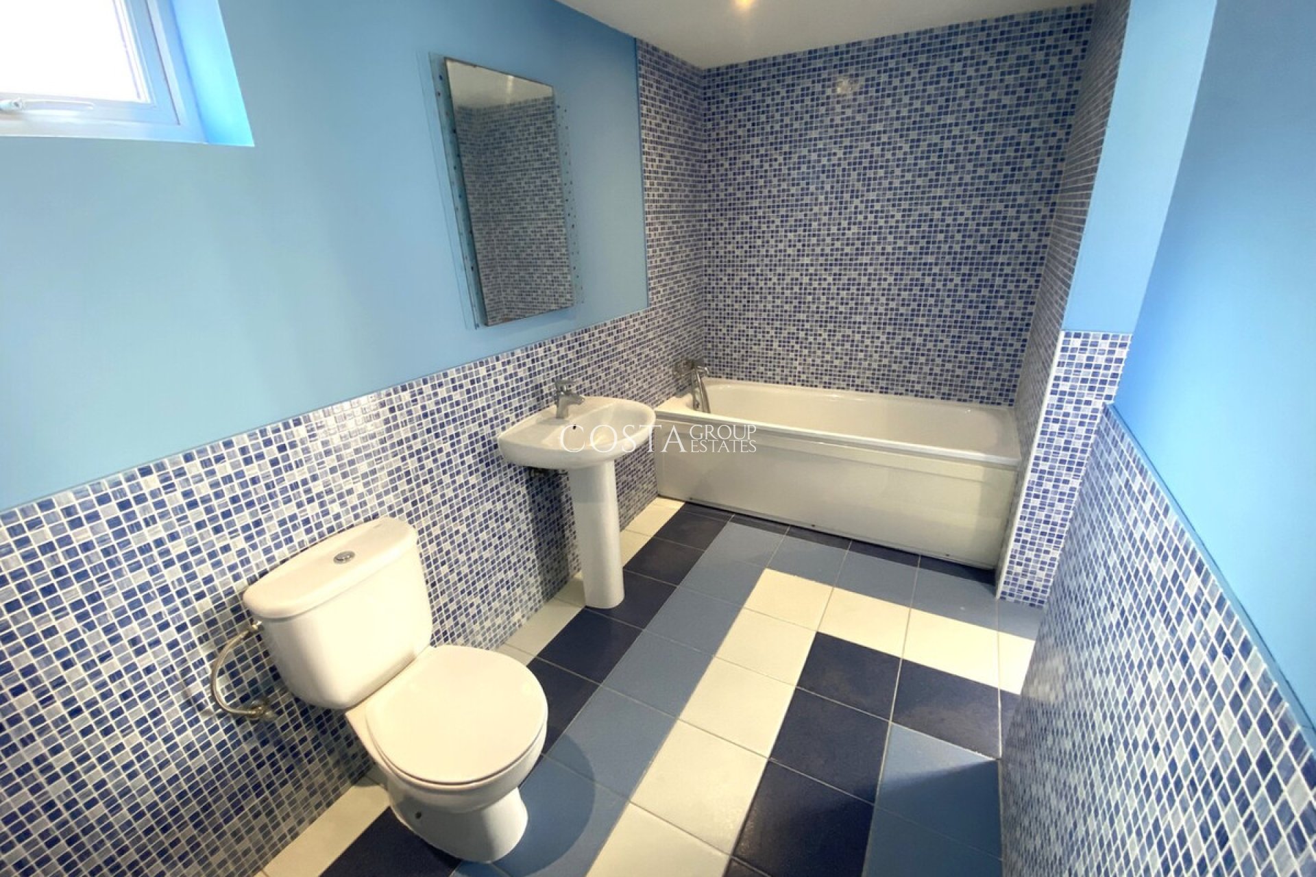 Revente - Villa -
Orihuela - La Zenia